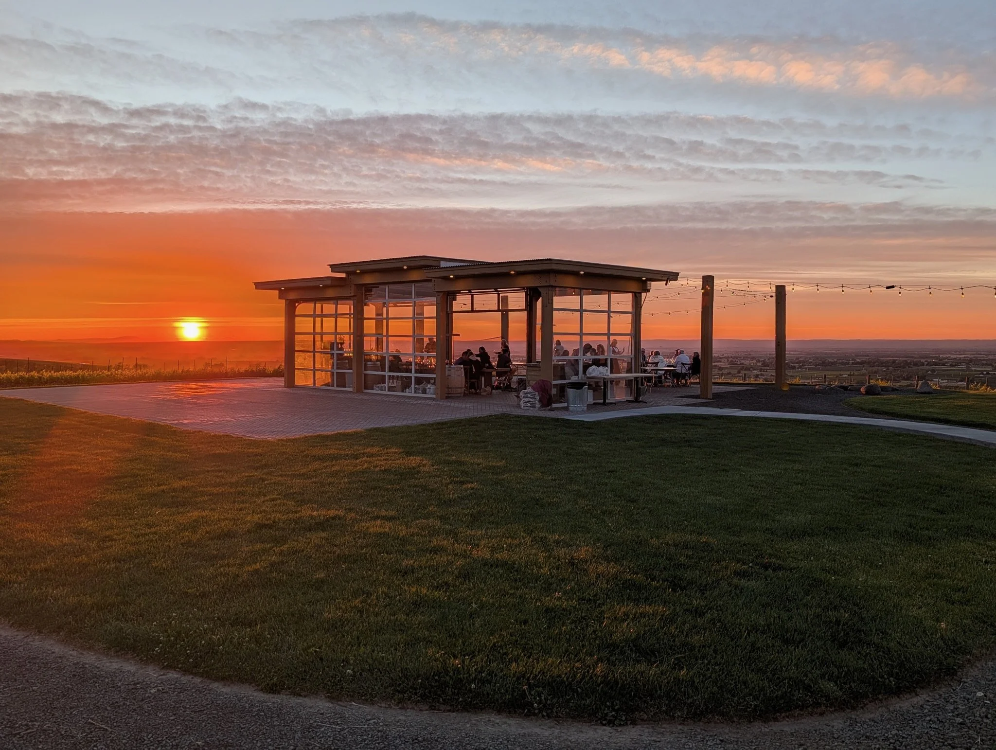 Southwind at Sunset with Devison Vintners | Glass House