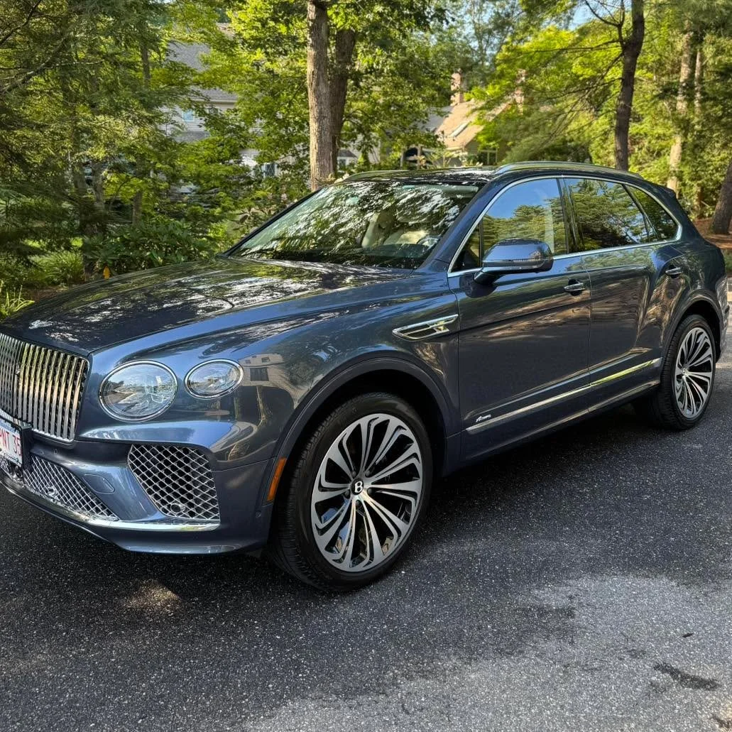 Bentley Bentayga with a maintenance detail 🌟
•
•
•
•
•
•
📍Professional Mobile Detailing serving Massachusetts and Rhode Island
✅Interior & Exterior Detailing
✅Paint Corrections & Ceramic Coatings
📲DM or