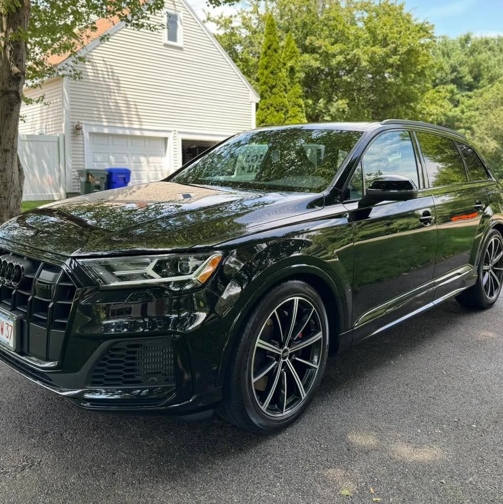 Audi SQ7 is in peak condition after a platinum detail.
•
•
•
•
•
•
📍Professional Mobile Detailing serving Massachusetts and Rhode Island
✅Interior & Exterior Detailing
✅Paint Corrections & Ceramic Coating