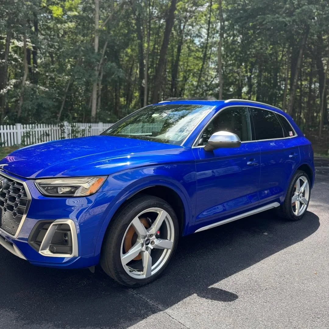 Audi SQ5 shining like it should be after a platinum detail 🔹
•
•
•
•
•
•
📍Professional Mobile Detailing serving Massachusetts and Rhode Island
✅Interior & Exterior Detailing
✅Paint Corrections & Ceramic C