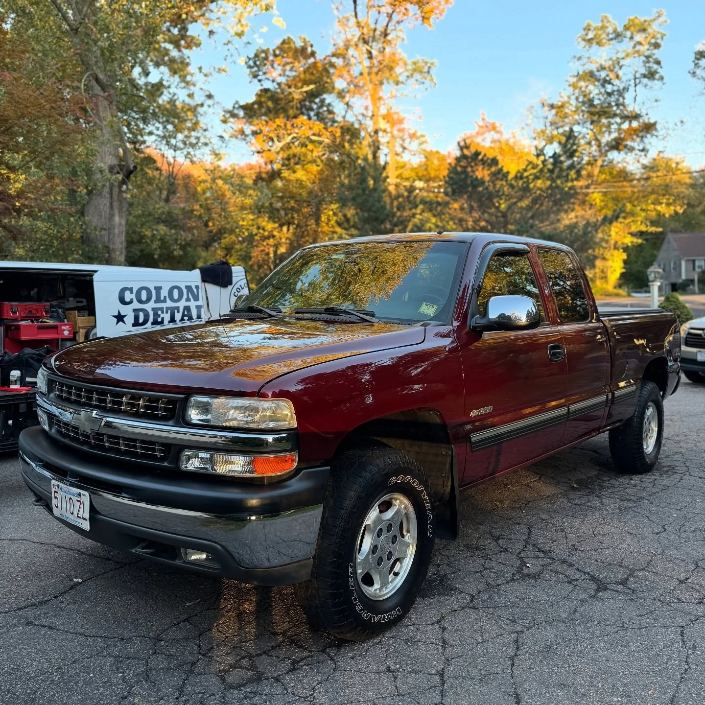 Despite only having 35,000 miles, this 2002 Chevy needed some love to bring it back to life. After a platinum detail that included a leather conditioning, 1-step paint correction, and trim restoration that included the original tonneau cover, this tr