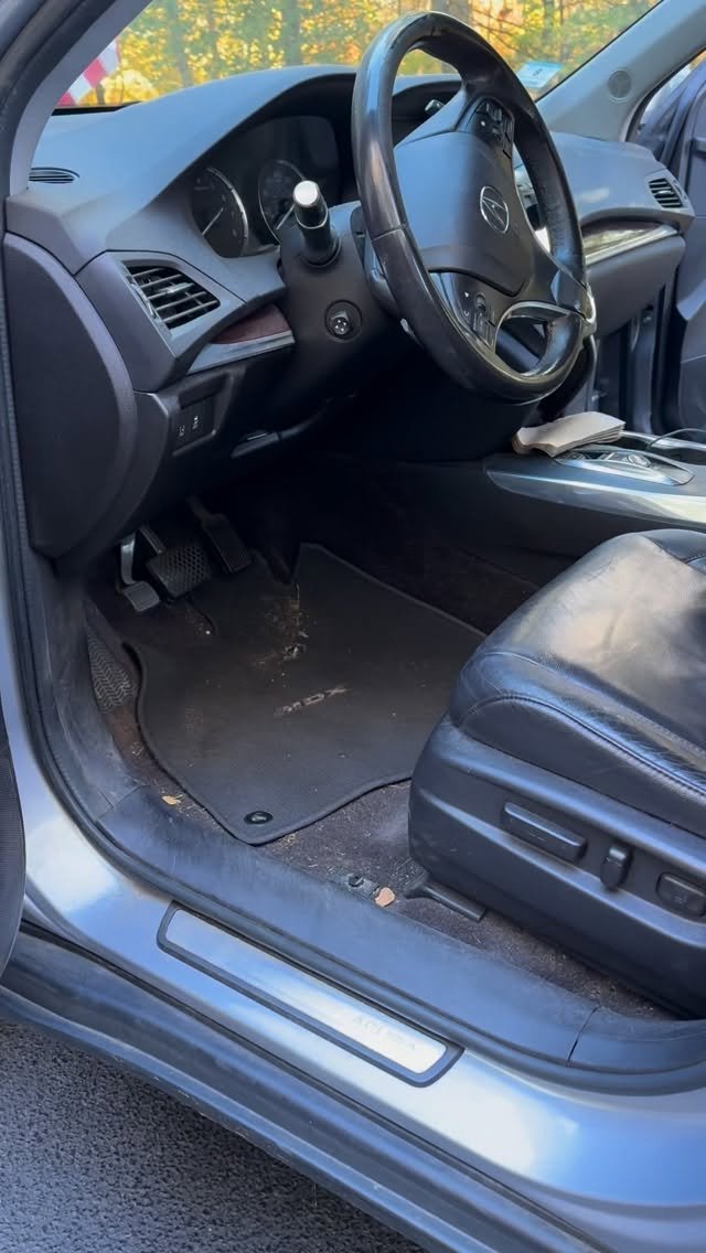 This car’s first ever detail 🧼
How’d we do?
~Contact 508-244-8087 or visit our website in our bio for online booking