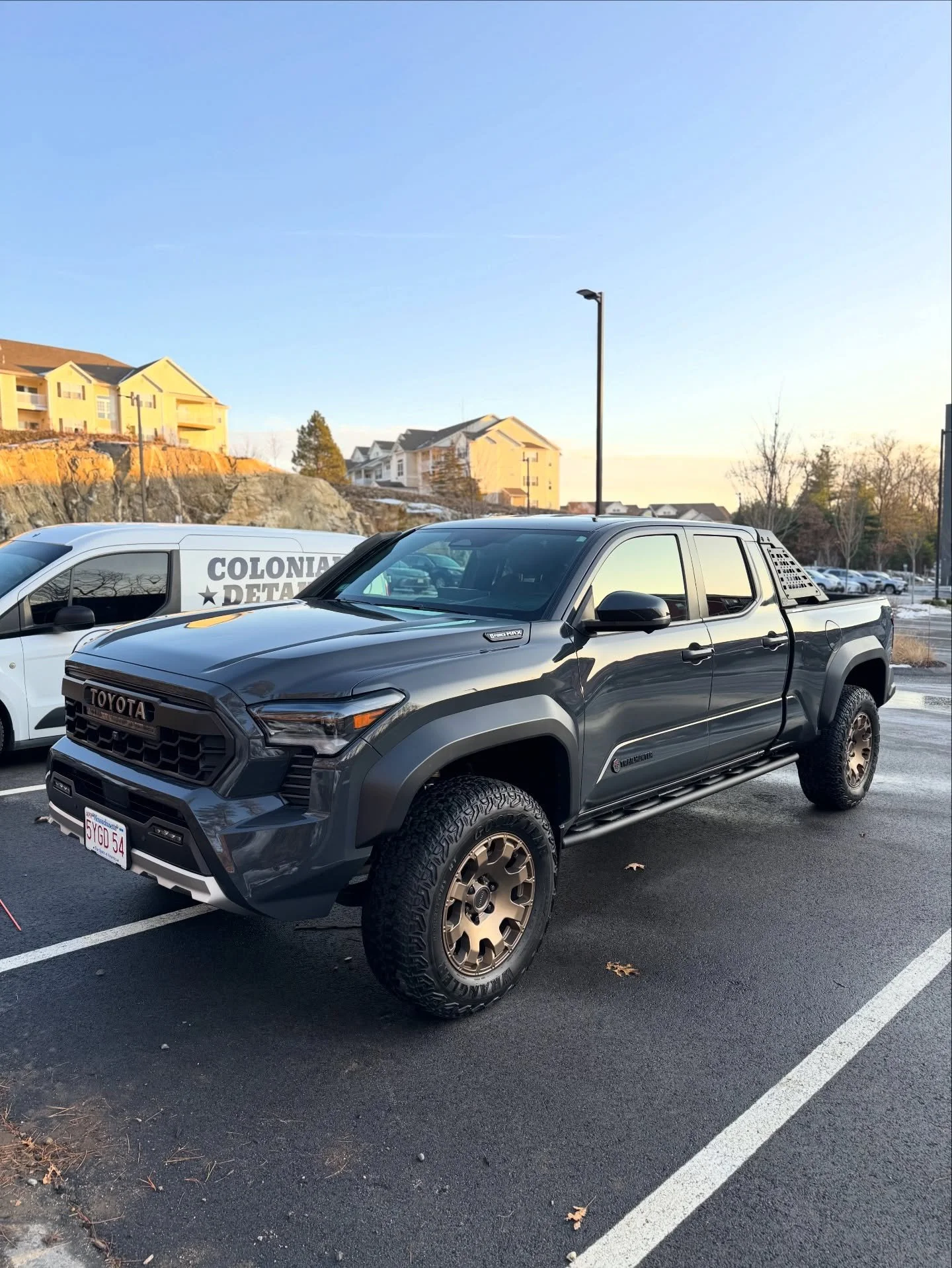Starting off the new year right! With a clean car ✅

This Toyota Tacoma is looking nice after a
Platinum detail. Schedule your vehicle next to get it cleaned up from these harsh winter conditions ❄️ 

🚘Professional Detailing | Mobile &amp; Drop off 