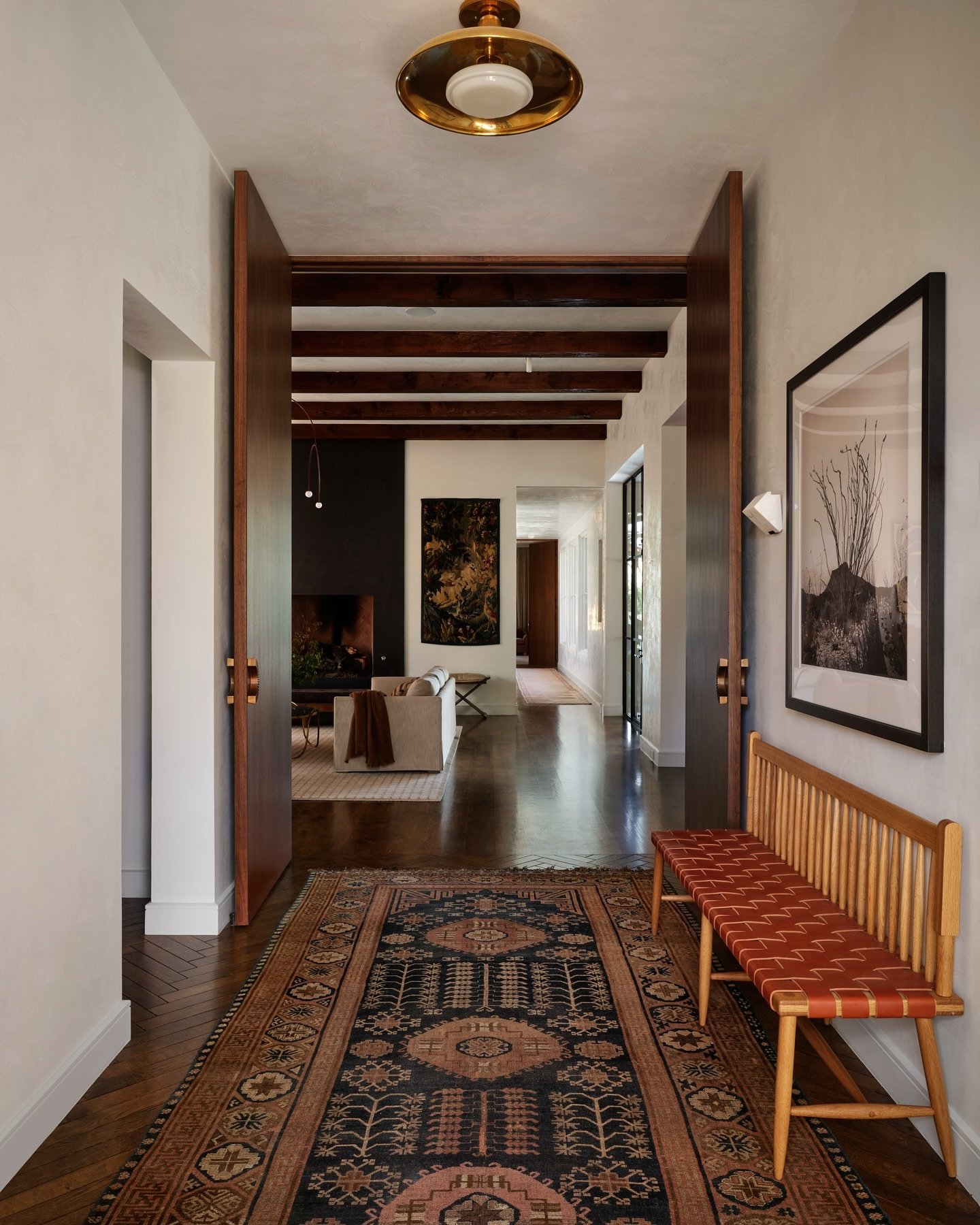Warm welcome at the entry hall of our Primrose project #studioseiders

📷: @lindsay_brown 
Styling: @adamfortner 
Architecture: @787designstudio