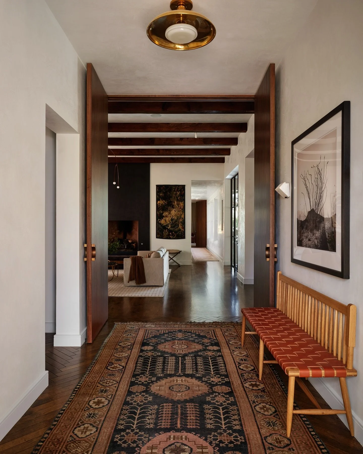 Warm welcome at the entry hall of our Primrose project #studioseiders

📷: @lindsay_brown 
Styling: @adamfortner 
Architecture: @787designstudio