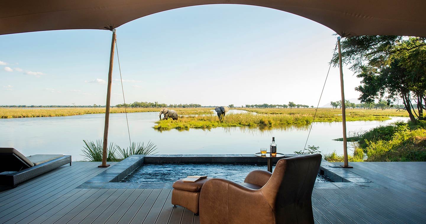 water-safari-lower-zambezi-sausage-tree-camp.jpg
