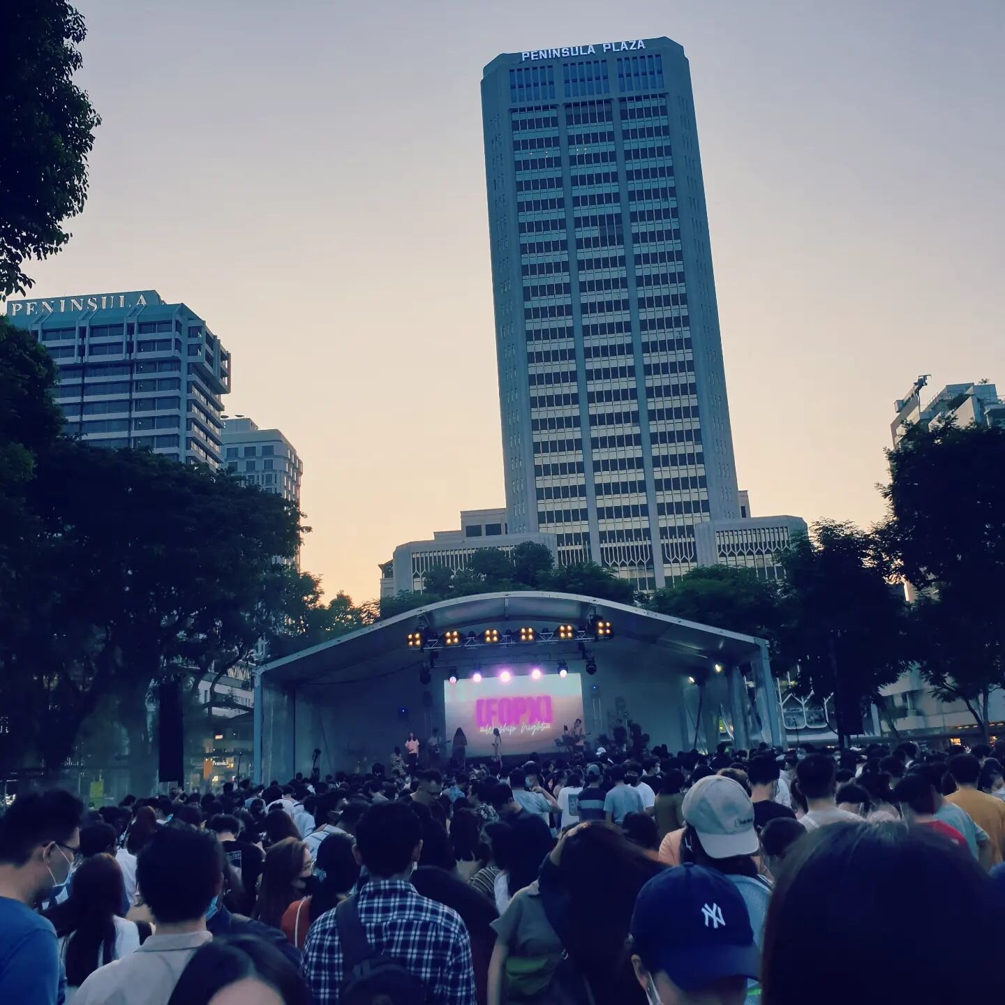 Amazing to see a whole generation of worshippers fill a busy part of town with the sound of praise and worship! Lift the name of Jesus over Singapore!

#fopxsg