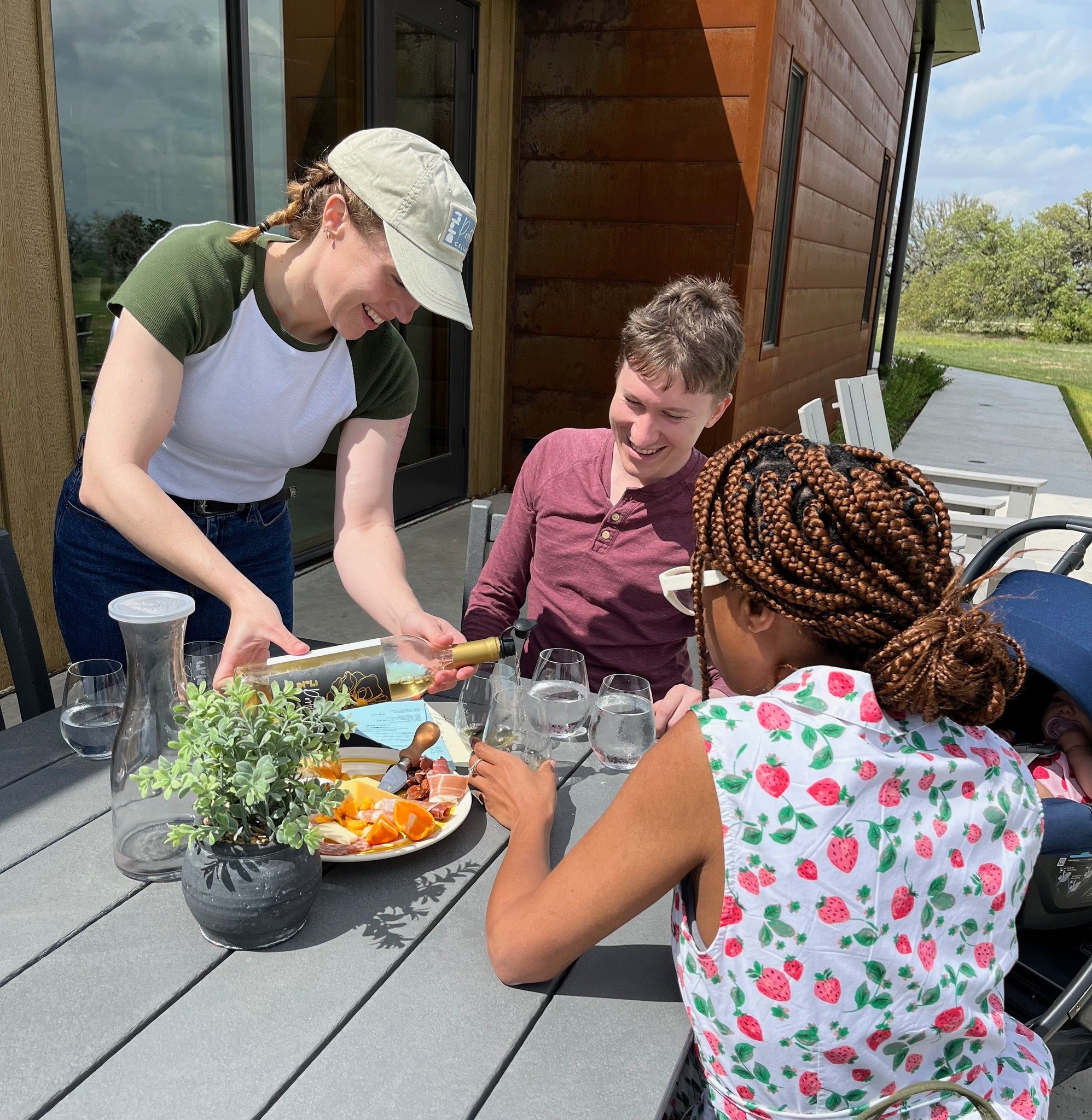 Enjoy delicious 100% Texas wines, some light food and a breath-taking view. We've got you covered!  Come see us in Hye.  Open Thursday through Sundays.

#portreecellars #winetasting #alltexasallthetime #hyetexas #winelover #realtexaswine #alltexasall