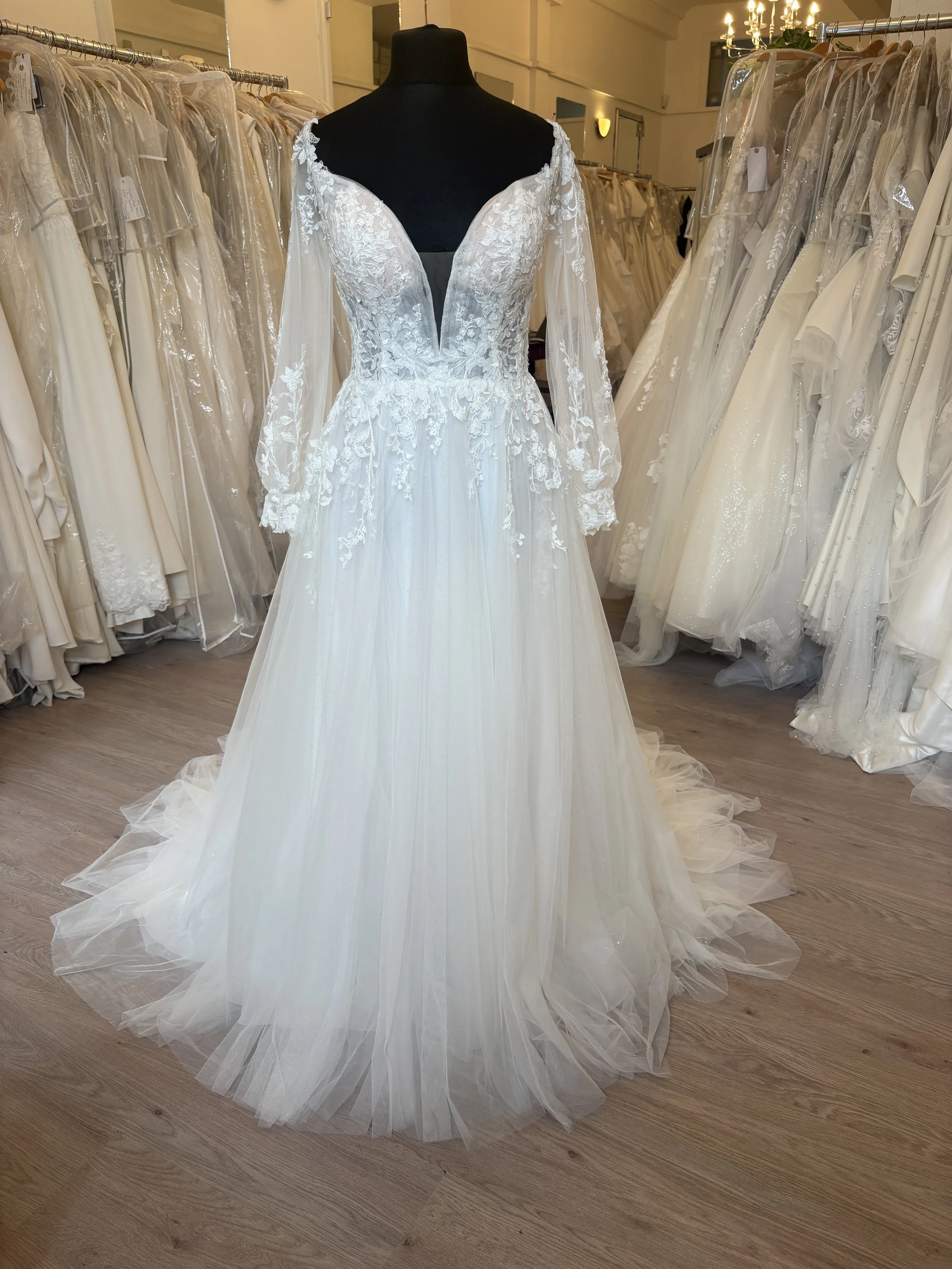 Modeca "Amara" NEW SAMPLE Size 14