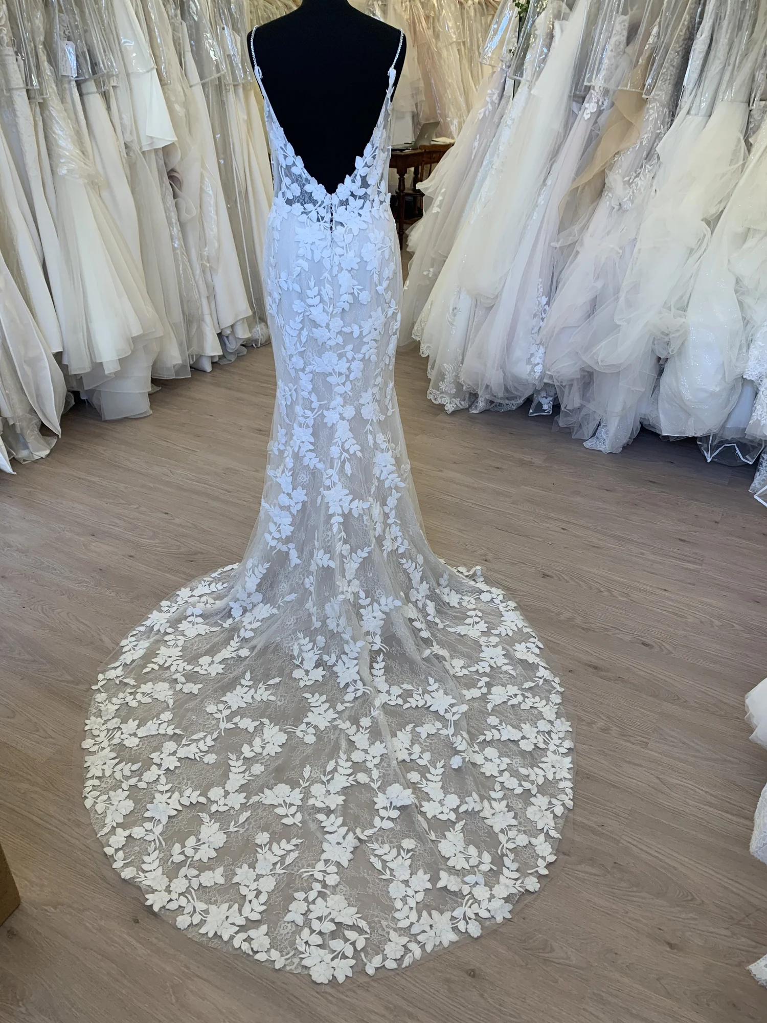 Lace Enzoani Lesley Gown Price Enzoani Lesley Dress Price Outlet