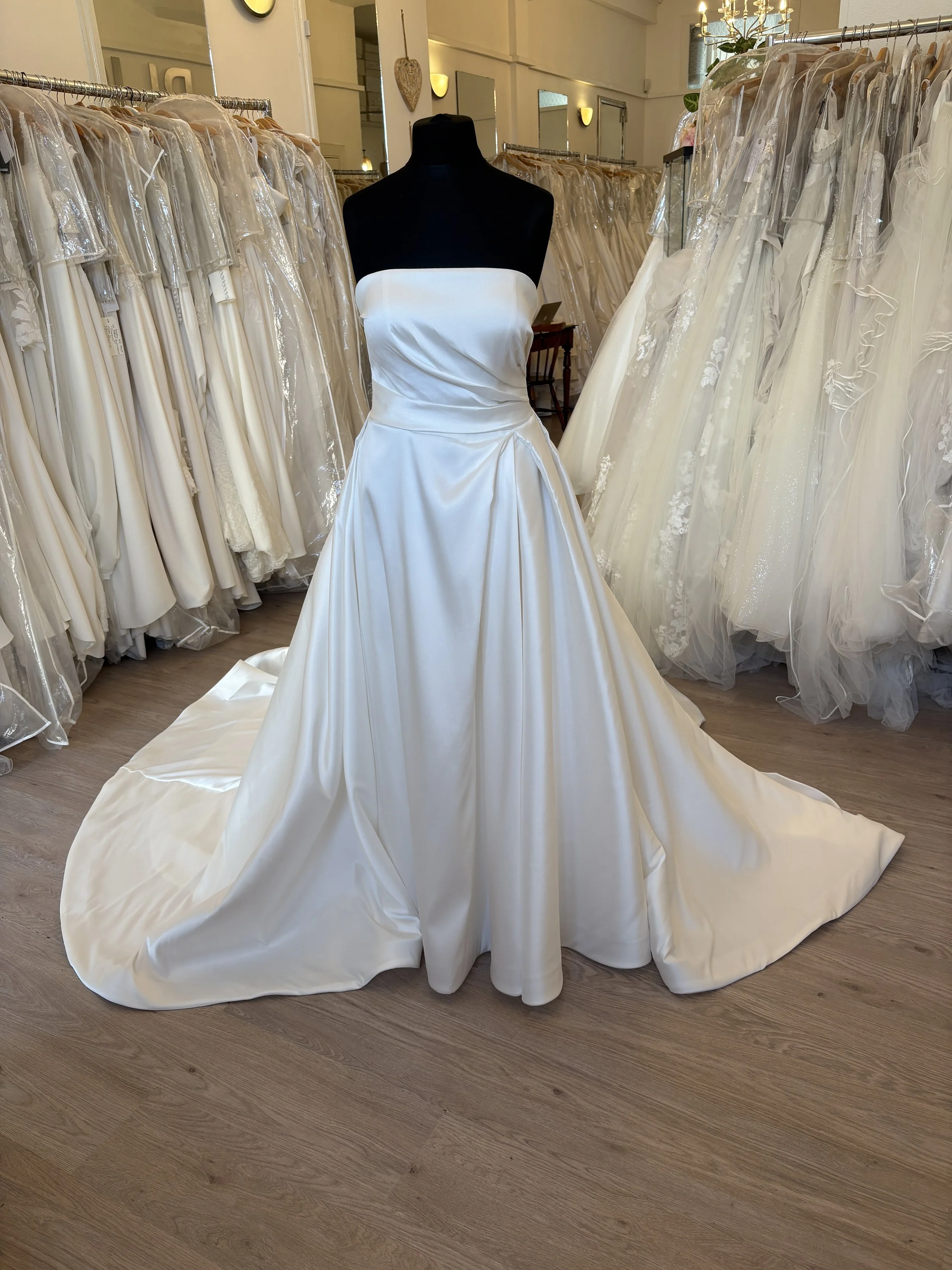 Allure Bridal 9967 Size 14