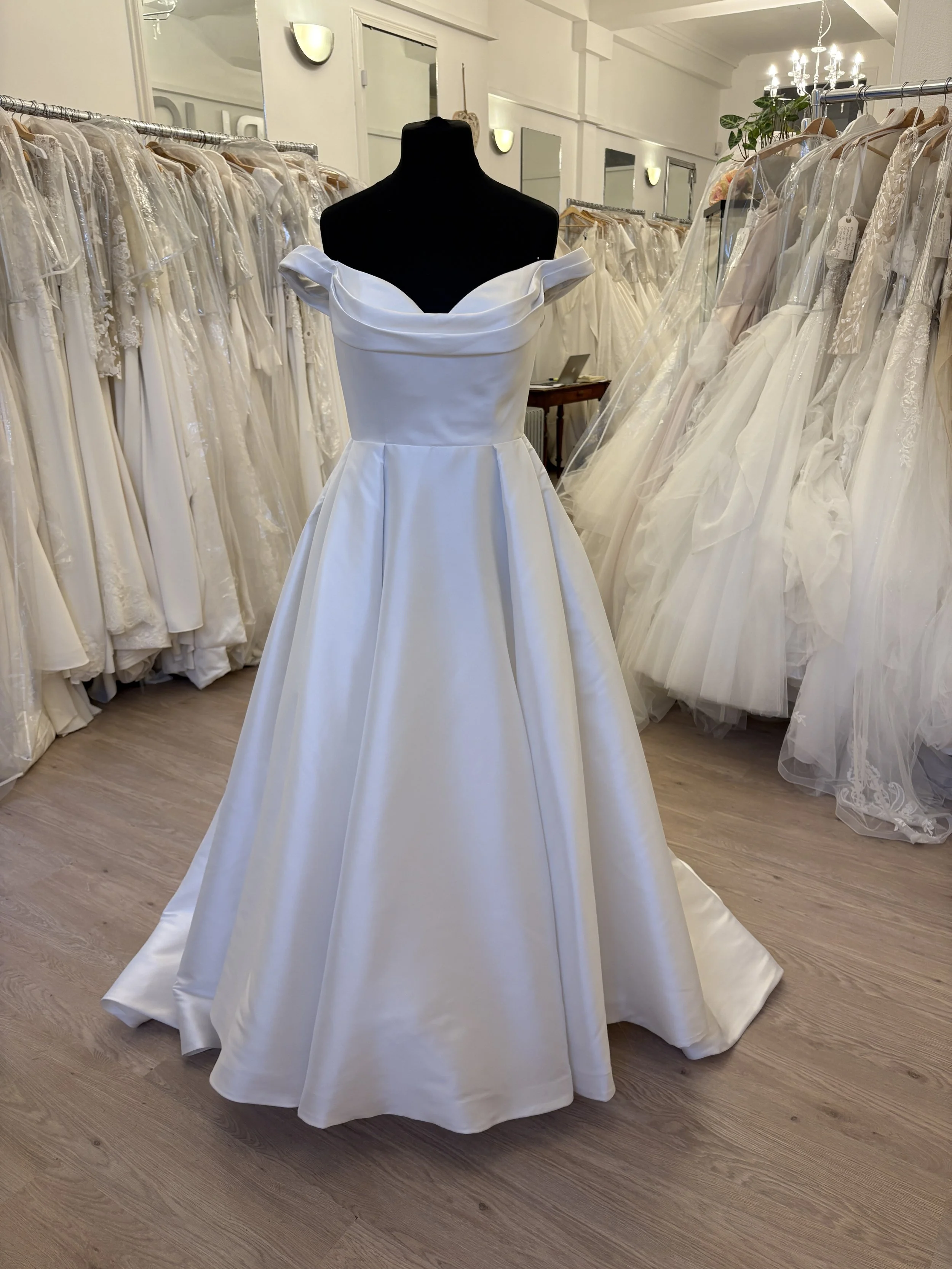 Allure Romance Size 14