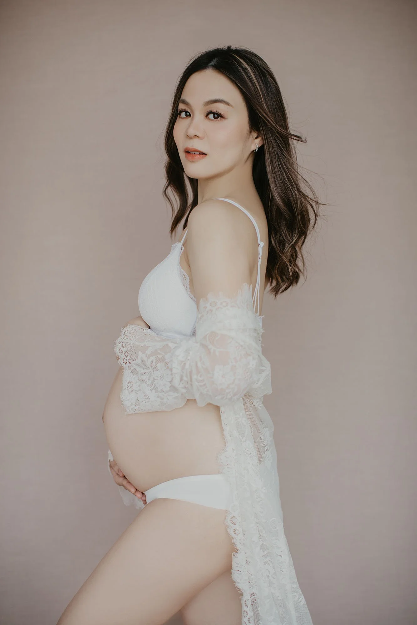 Maternity-Studio-Photoshoot-TeamMissH-10.jpeg