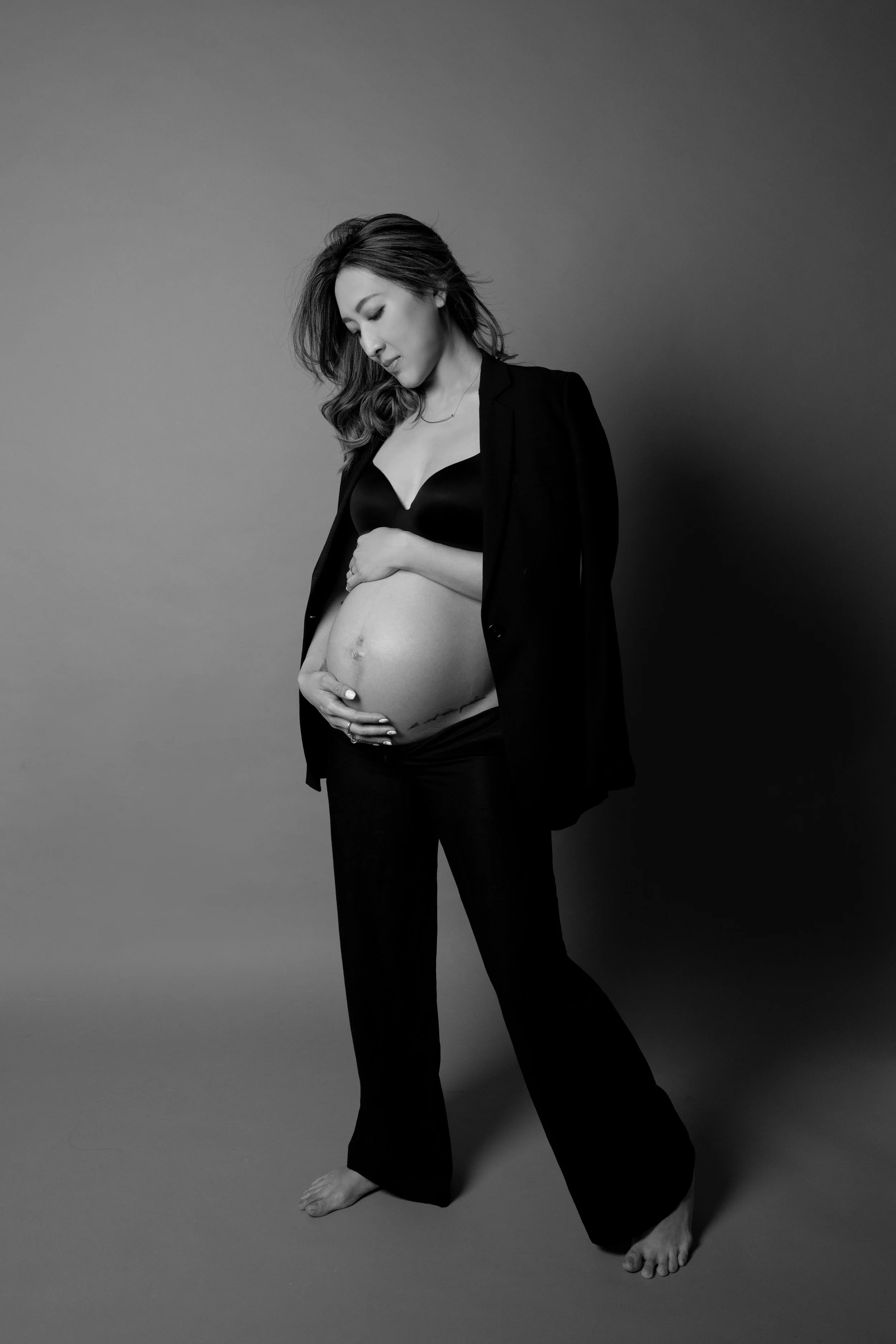 Maternity-Studio-Photoshoot-TeamMissH-14.jpeg