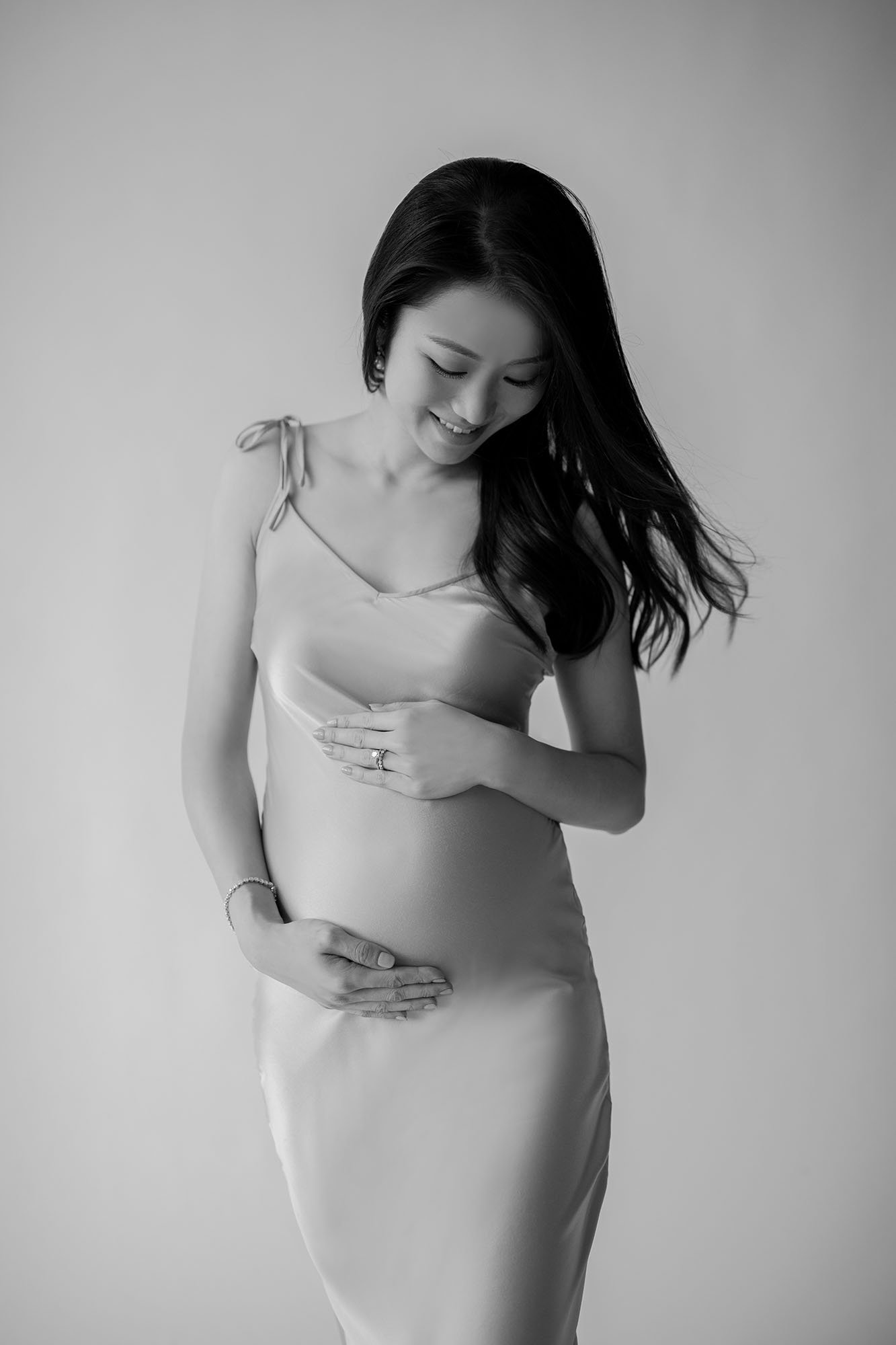 Maternity-Studio-Photoshoot-TeamMissH-19.jpeg