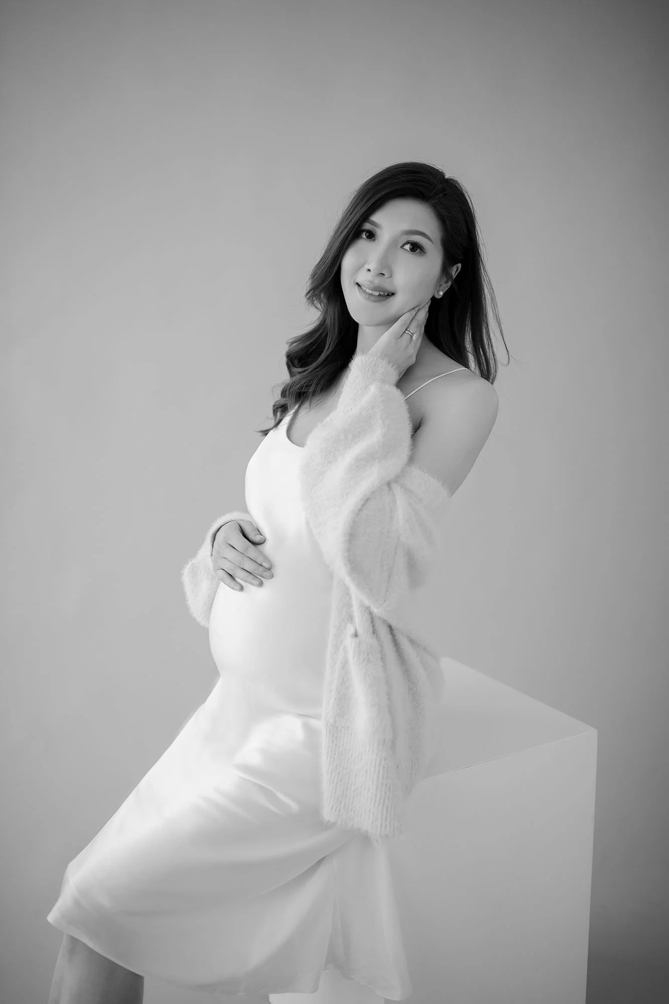 Maternity-Studio-Photoshoot-TeamMissH-23.jpeg