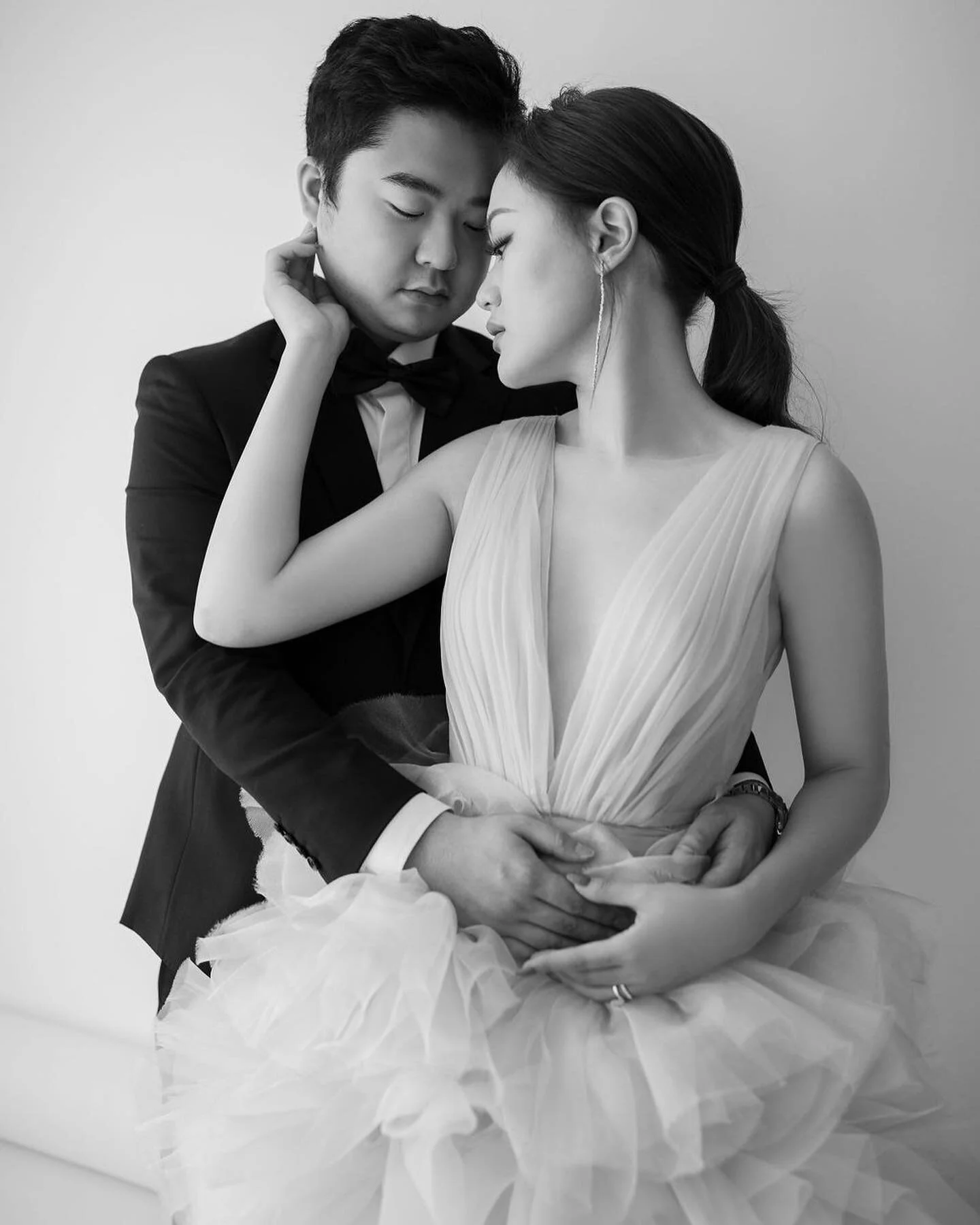S H A R O N &amp; T O N Y ✨
.
.
@sharonfokkk 
📷 Bobo @team_misshilarychan 
💄 Sam @borntoglow_makeup 
👗 @theweddinggown_official