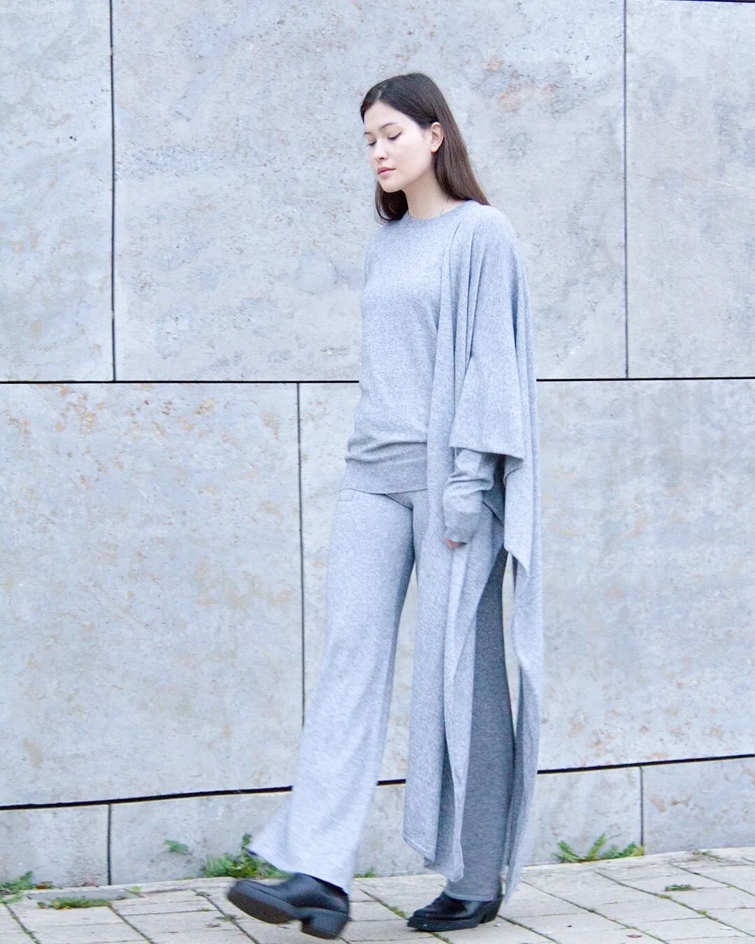 Cozy soft melange colour of new wool. The 2ply knitted A- line wide leg pants are made from Mongolian soft  lamswool &amp; perfect for now days. @hoberlin_ #madeinmongolia
Designed and photographed by @hongra.zul #berlin
Model @nandinnat
