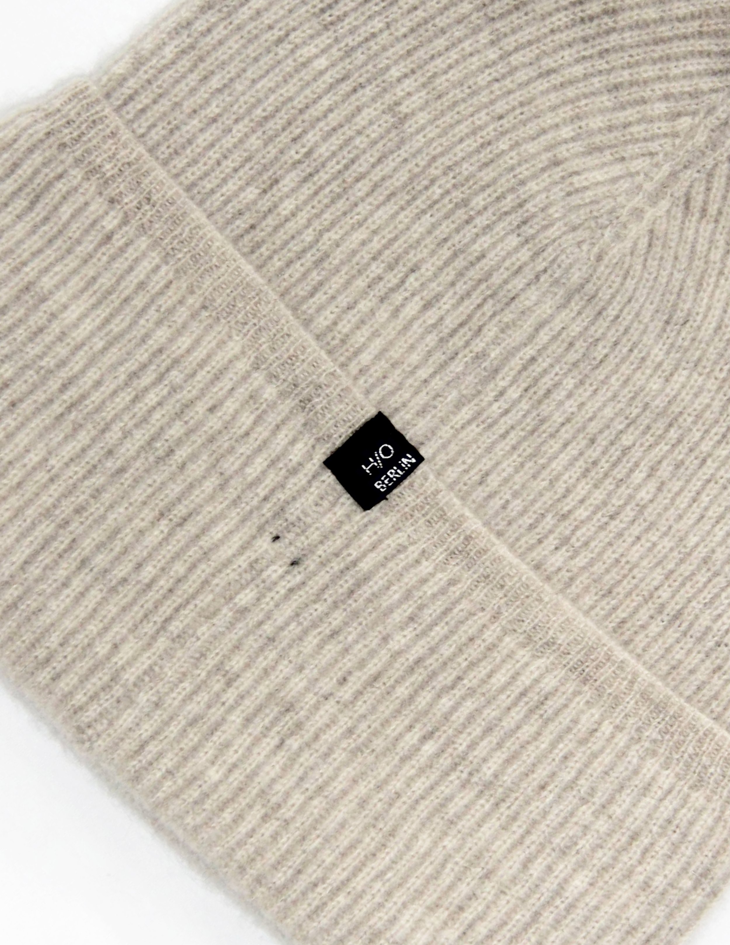 hand of oroigin H/O berlin pure mongolian yak wool beanie