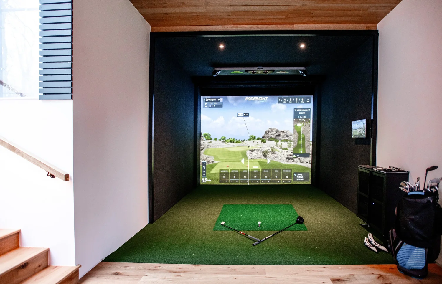 Golf simulator room