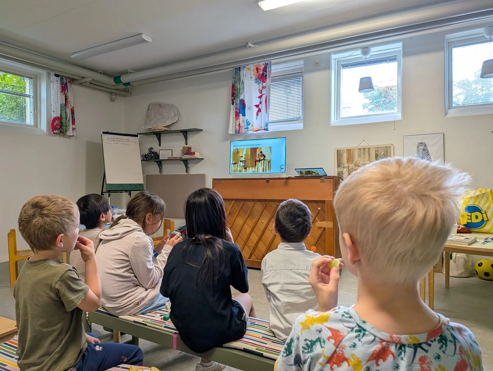 🇬🇧 English
Sunday School Highlights! 
Today, we learned about Moses and the burning bush, discovering how God called Moses for a special purpose. 🌿✨
And of course, we had some fun with an exciting egg and spoon race! 🥚
Learning about God&rsquo;s 