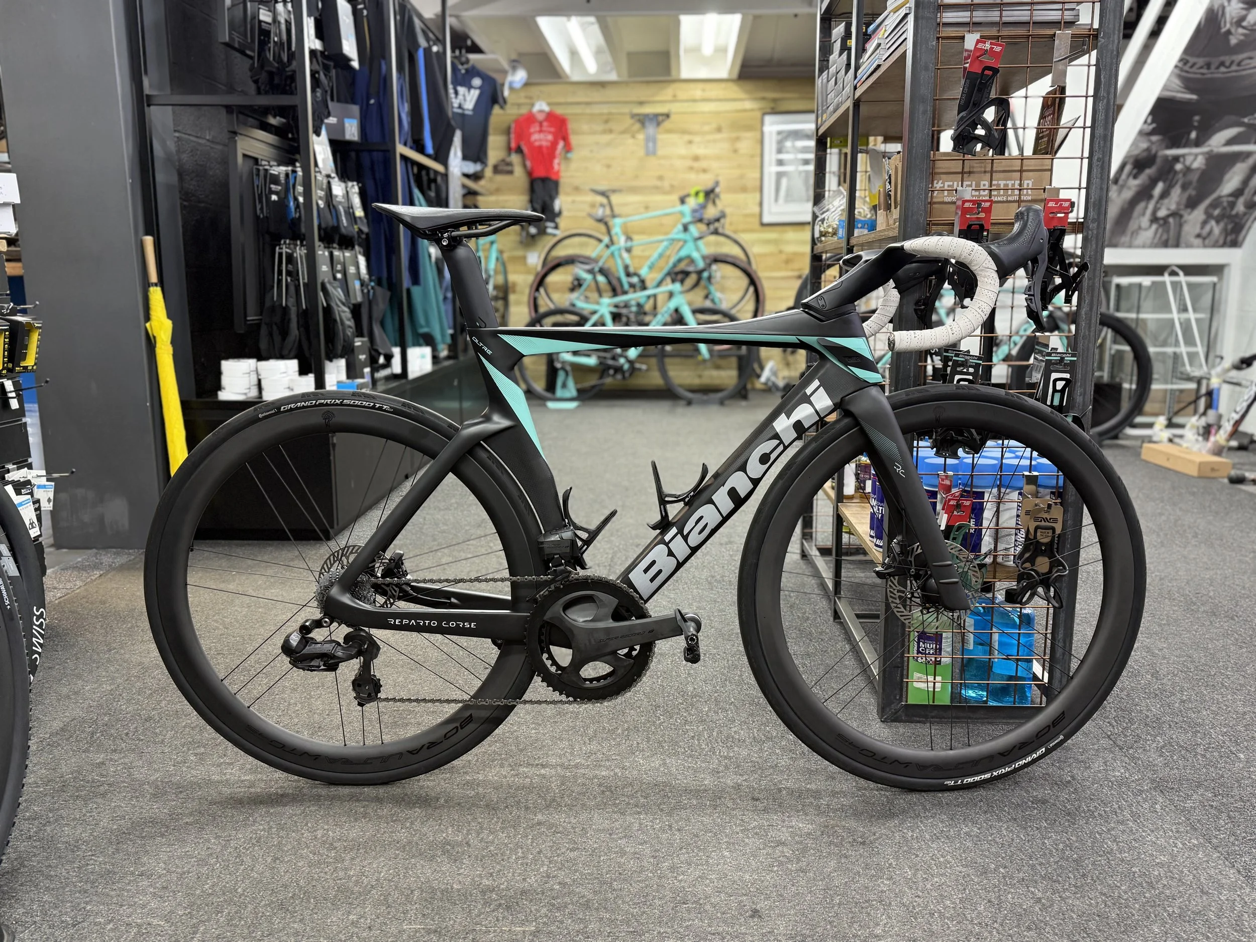 One of the fastest bikes on the TT Road scene. Bianchi Oltre RC custom build. 