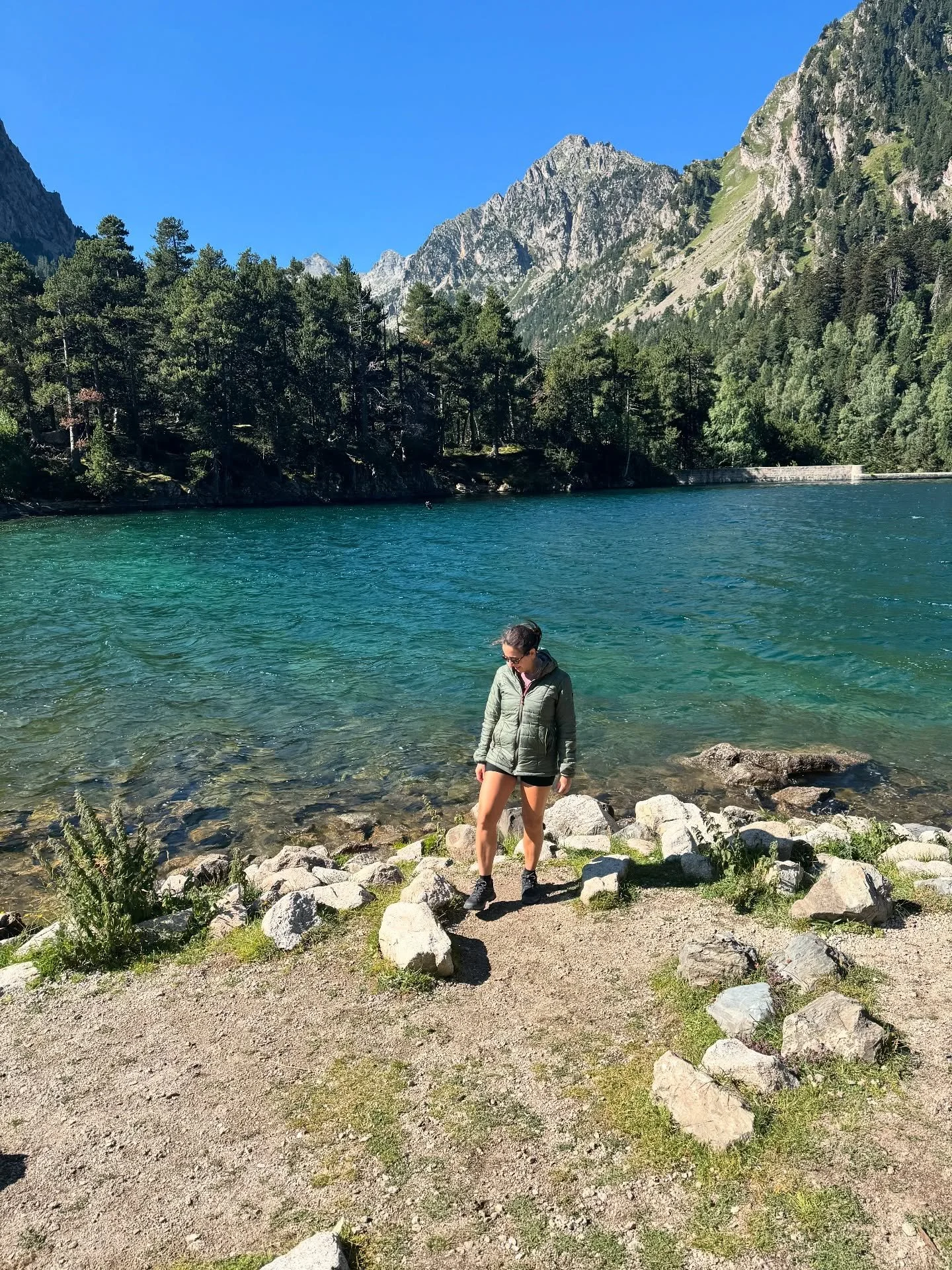 Primer finde de agosto en Aig&uuml;estortes 🌲⛺

Fuimos a celebrar el cumple de nuestro veci-amigo Santi, &eacute;ramos un grupo grande de 14, todxs argentinxs. Nos quedamos en el camping Voraparc, &iexcl;me encant&oacute;!

Hicimos la ruta cl&aacute