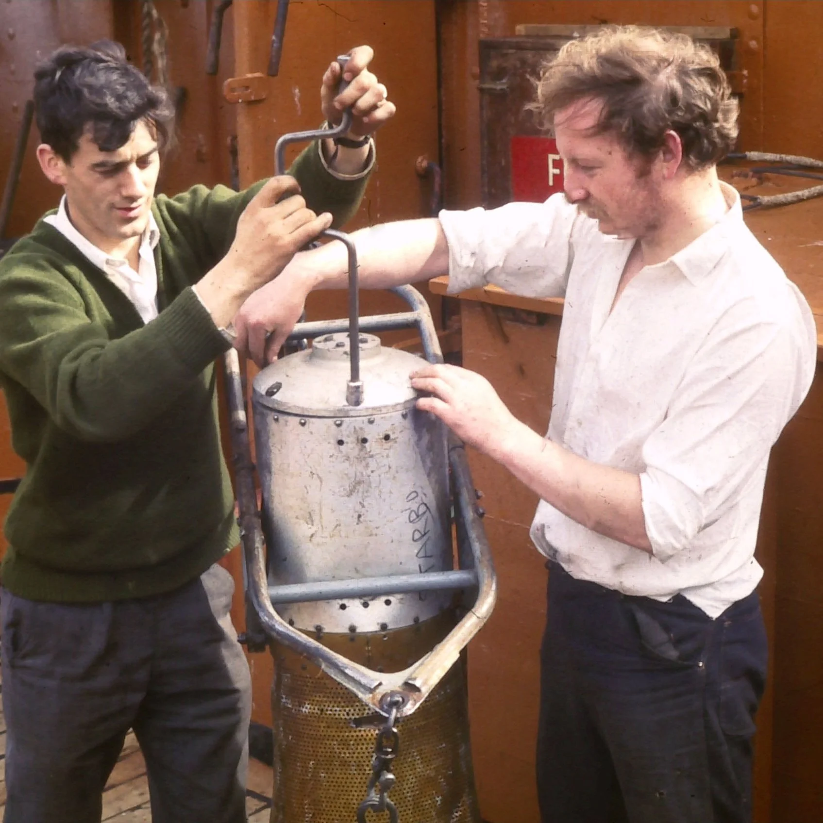 Gear technologists opening an underwater