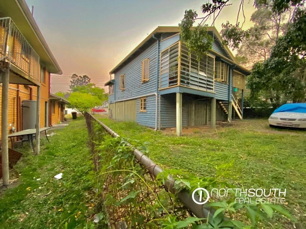 Boundary outline of DA approved 11 townhomes site on Old Cleveland Road Coorparoo listed in properties for sale