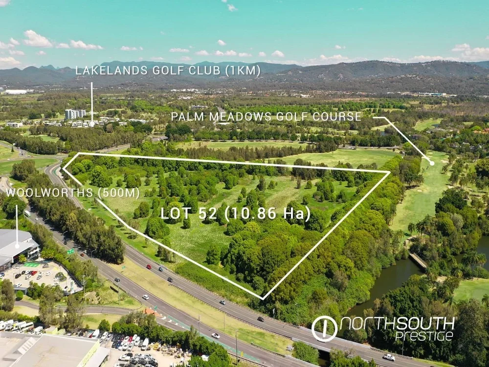 Proximity to Palm Meadows Golf Club from Carrara site properties for sale gold coast property development gold coast.