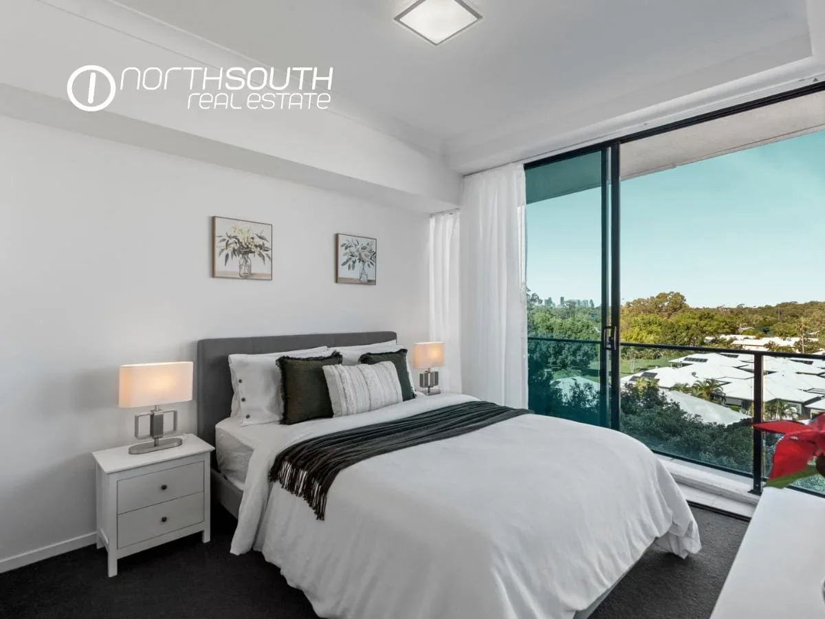 3409+5+Harbour+Side+Ct+Biggera+Waters+Master-bedroom.webp