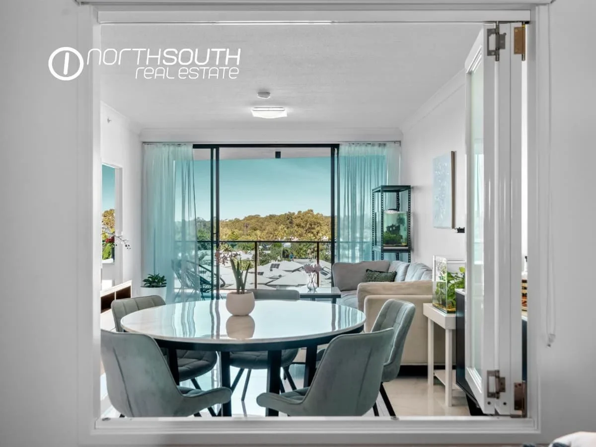 3409+5+Harbour+Side+Ct+Biggera+Waters+Dining+lounge.webp