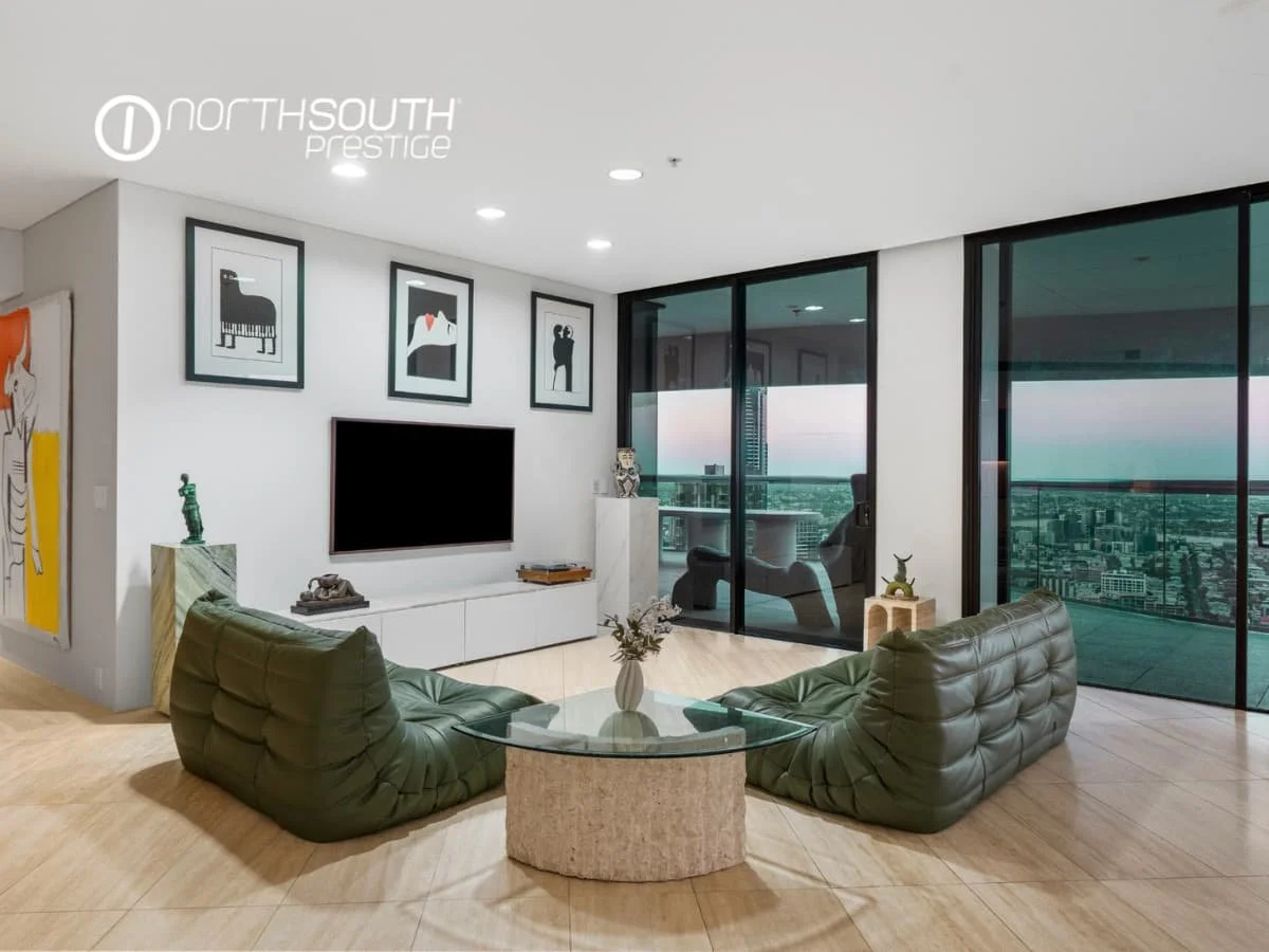 Family entertaining area – Brisbane properties for sale Riparian Plaza apartment 5002 