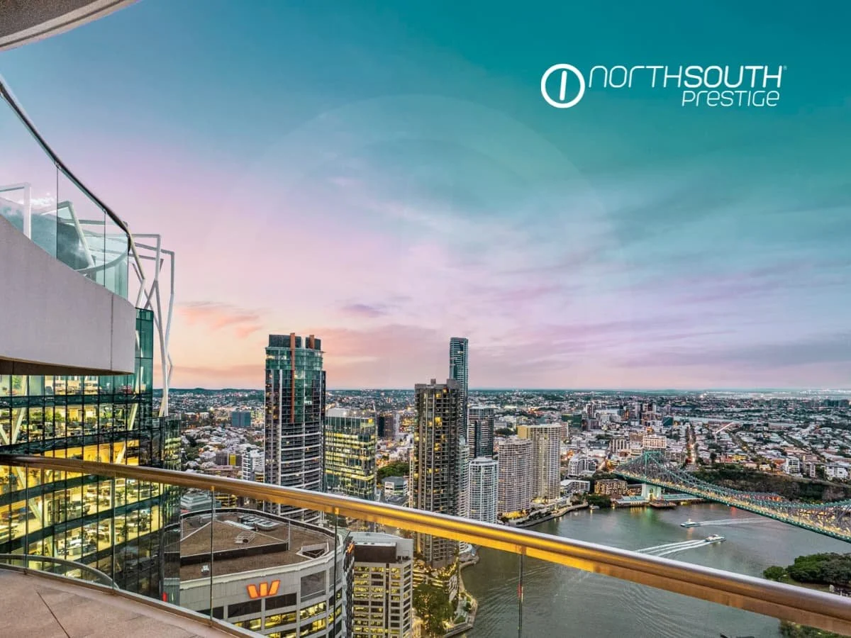 Views of the Brisbane city from the balcony on level 49 – Brisbane properties for sale Riparian Plaza apartment 4903 