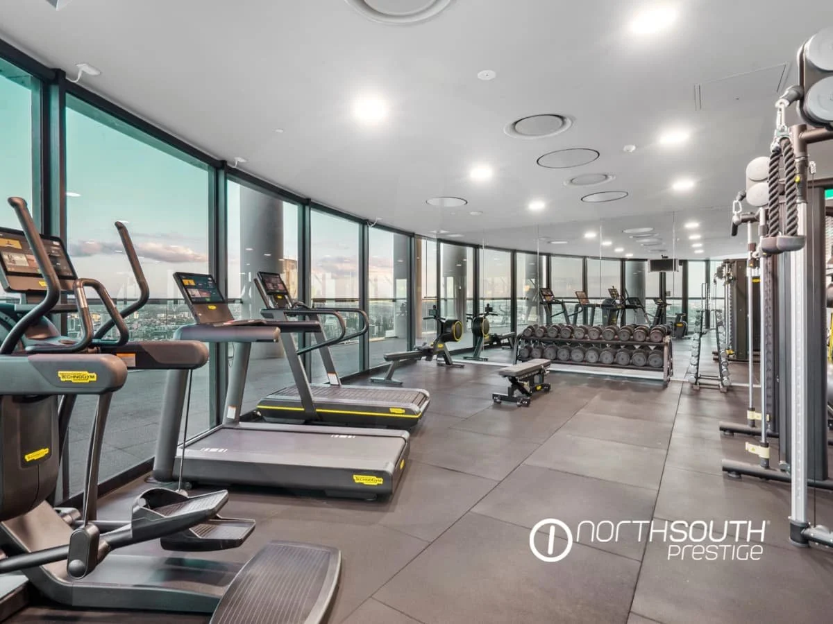 Recreational Facilities Level 39 gymnasium with sunset views – Brisbane properties for sale Riparian Plaza apartment 4903 