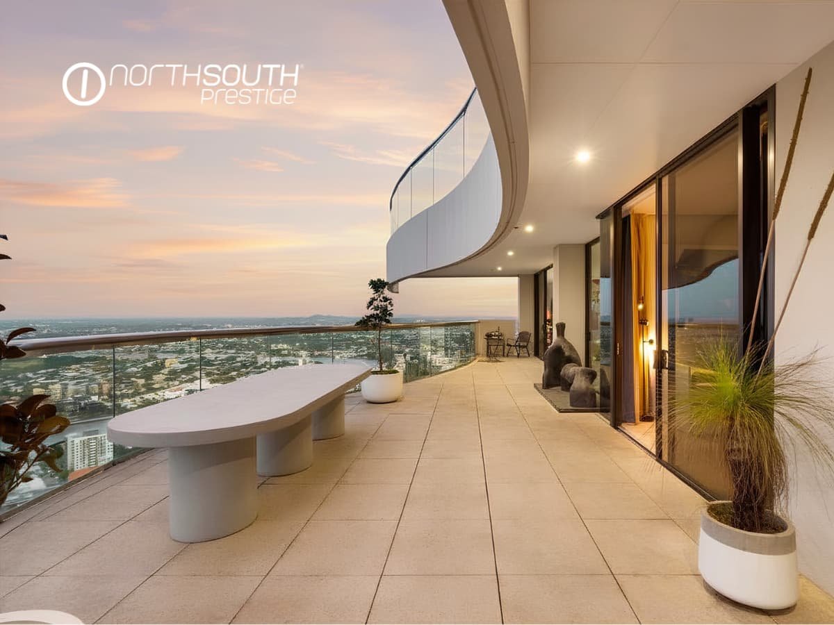 Large balcony with sunset views from level 50 – Brisbane properties for sale Riparian Plaza apartment 5002 