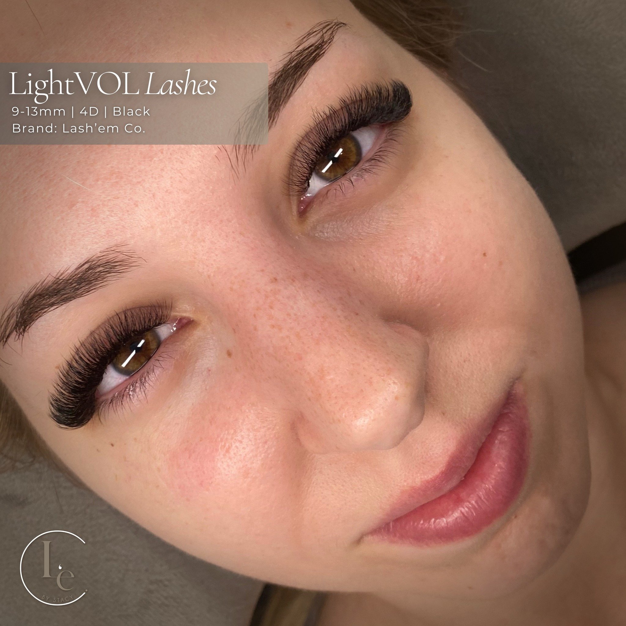✨𝘓𝘪𝘨𝘩𝘵𝙑𝙤𝙡𝙪𝙢𝙚 𝘓𝘈𝘚𝘏𝘌𝘚 &middot;

𝙿𝚛𝚘𝚍𝚞𝚌𝚝𝚜:  4D | 9-12mm | Black 
𝙱𝚛𝚊𝚗𝚍/𝚂𝚝𝚘𝚌𝚔: Lash'em Co Products &amp; Supplies.

📸 @liss_km
✨ 𝘚𝘵𝘢𝘳𝘵 𝘺𝘰𝘶𝘳 𝘭𝘢𝘴𝘩 𝘤𝘢𝘳𝘦𝘦𝘳 𝘸𝘪𝘵𝘩 𝘓𝘢𝘴𝘩'𝘦𝘮 &amp; 𝘊𝘰!
____________