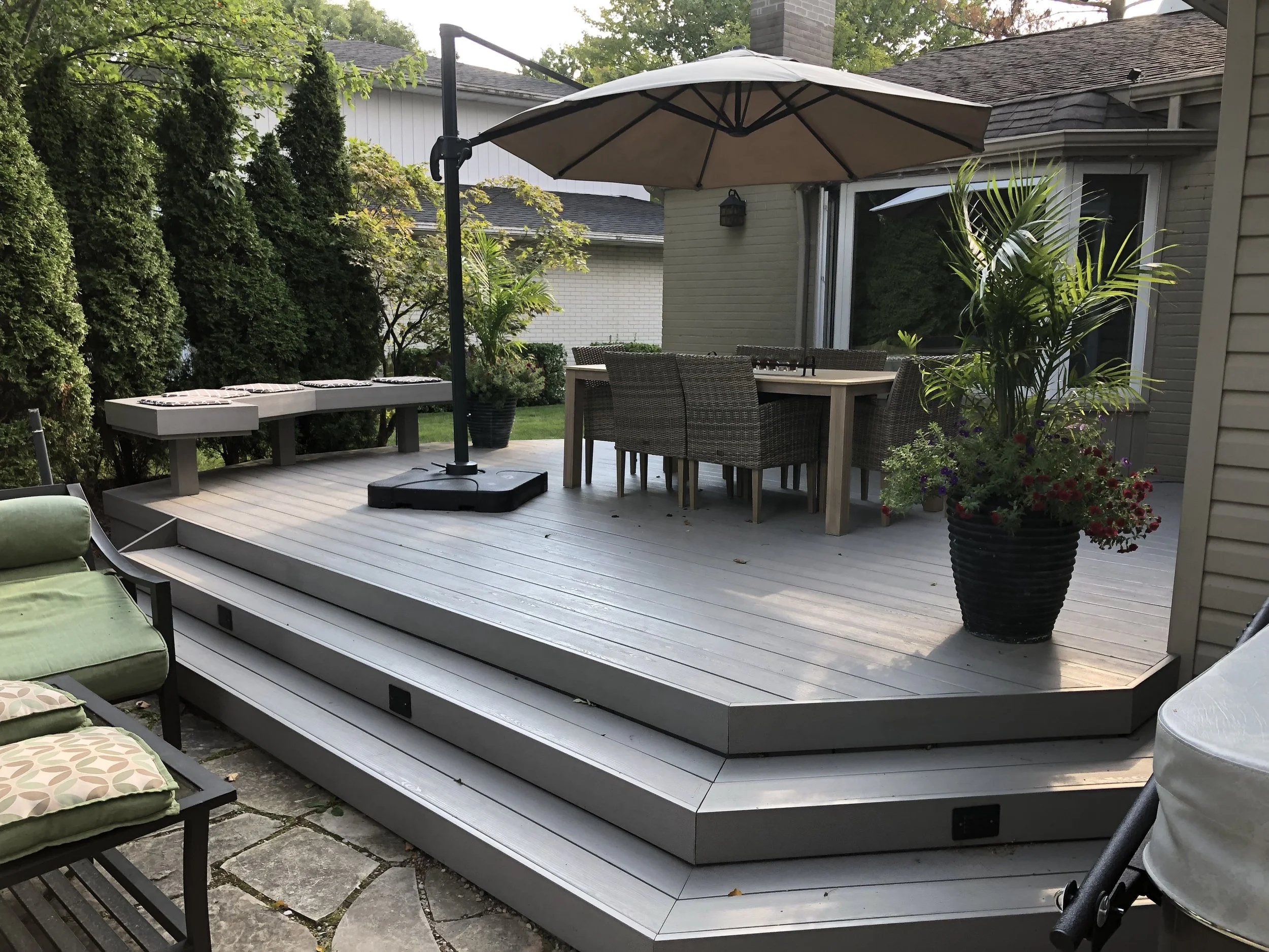 Composite.grey.deck.14.jpg