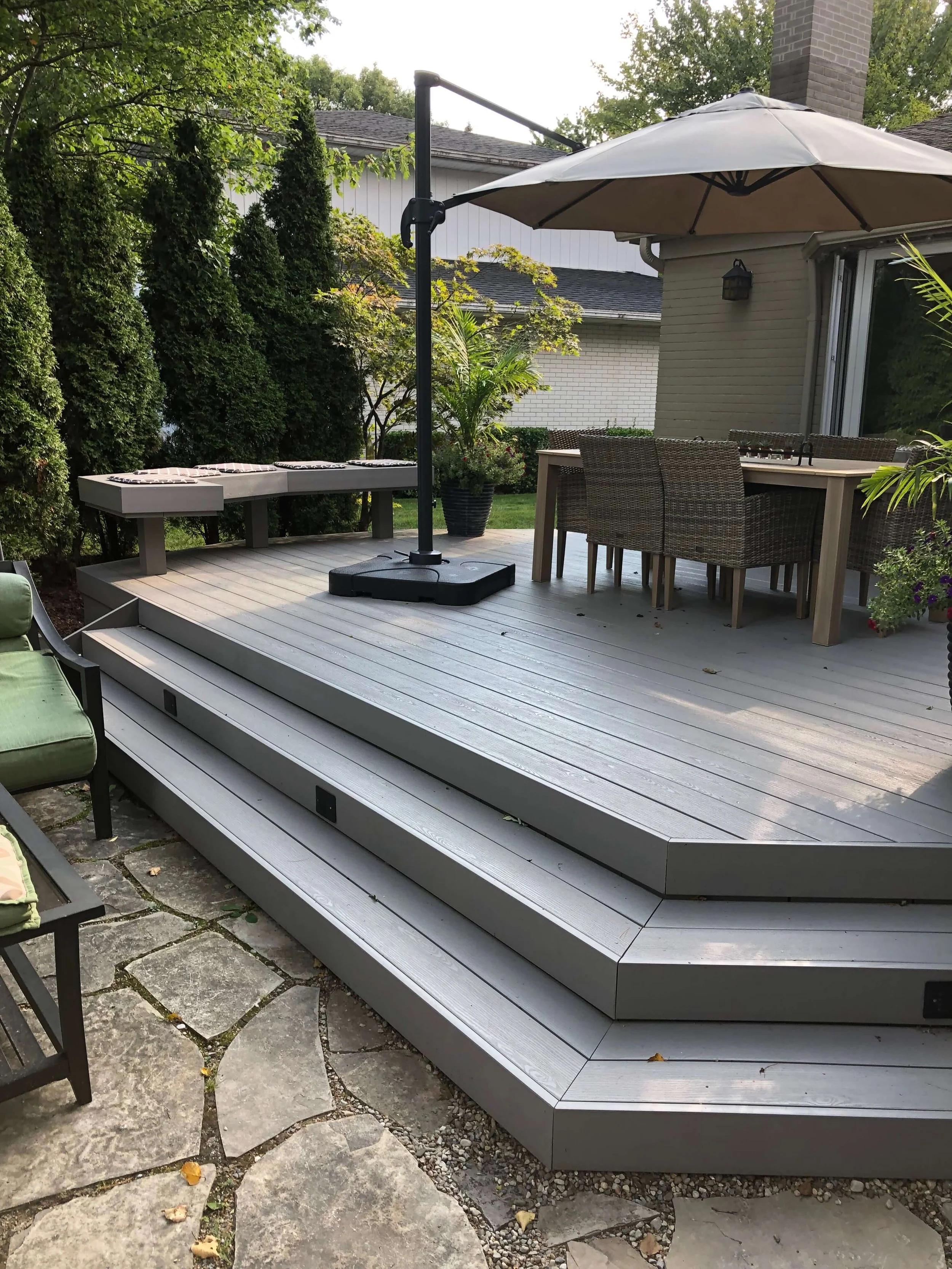 Composite.grey.deck.11.jpg
