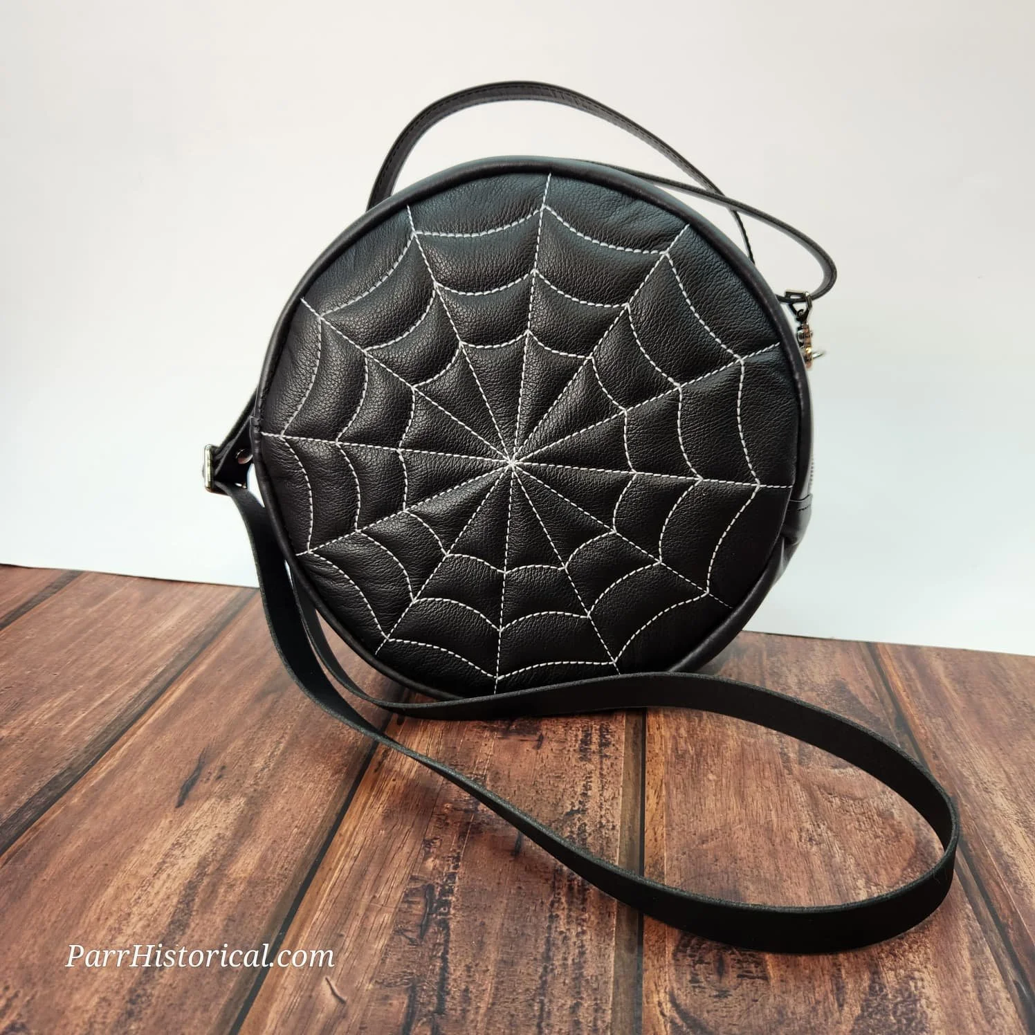 Spiderweb Round Bag