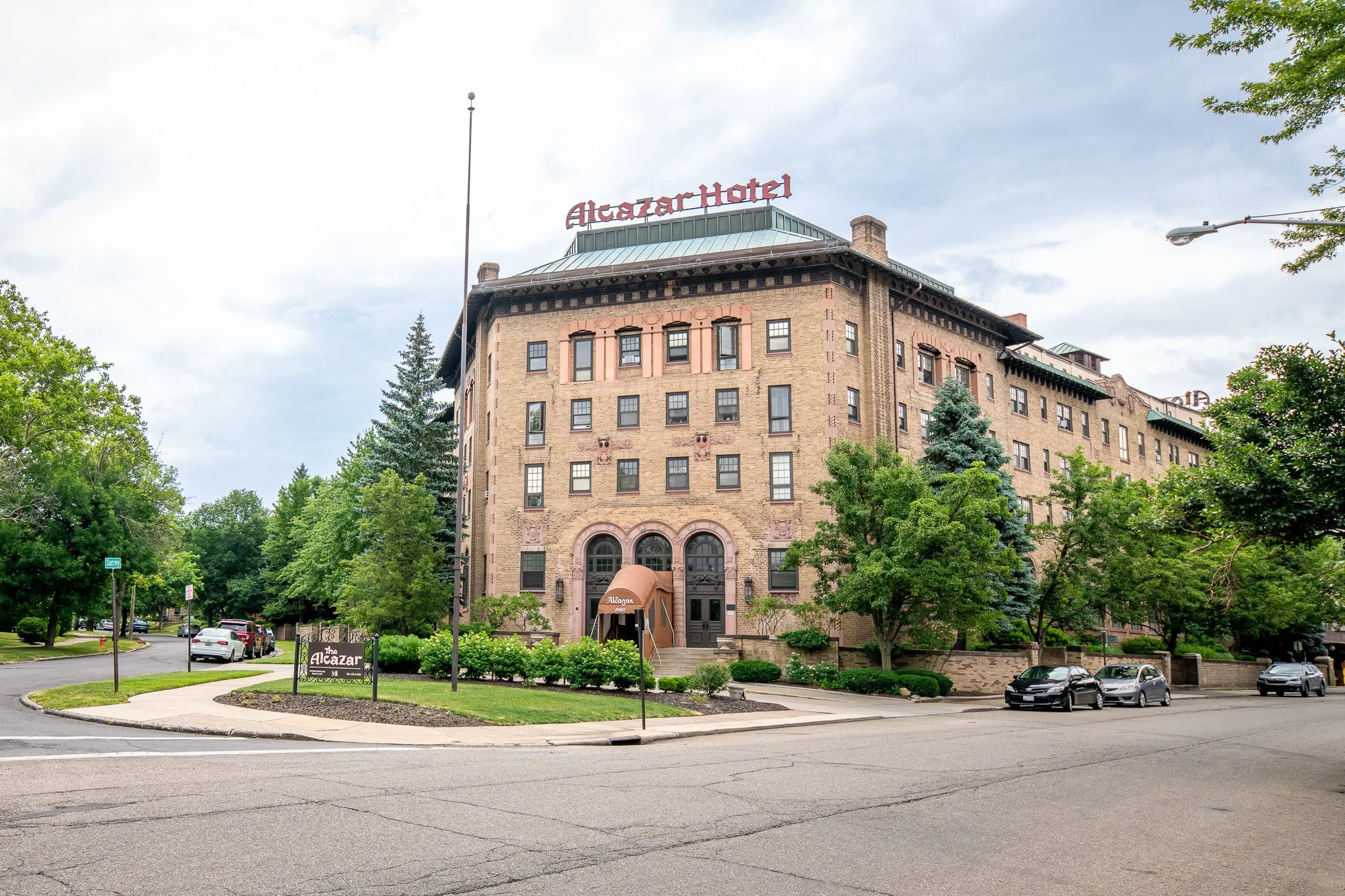 Contact — Alcazar Apartments