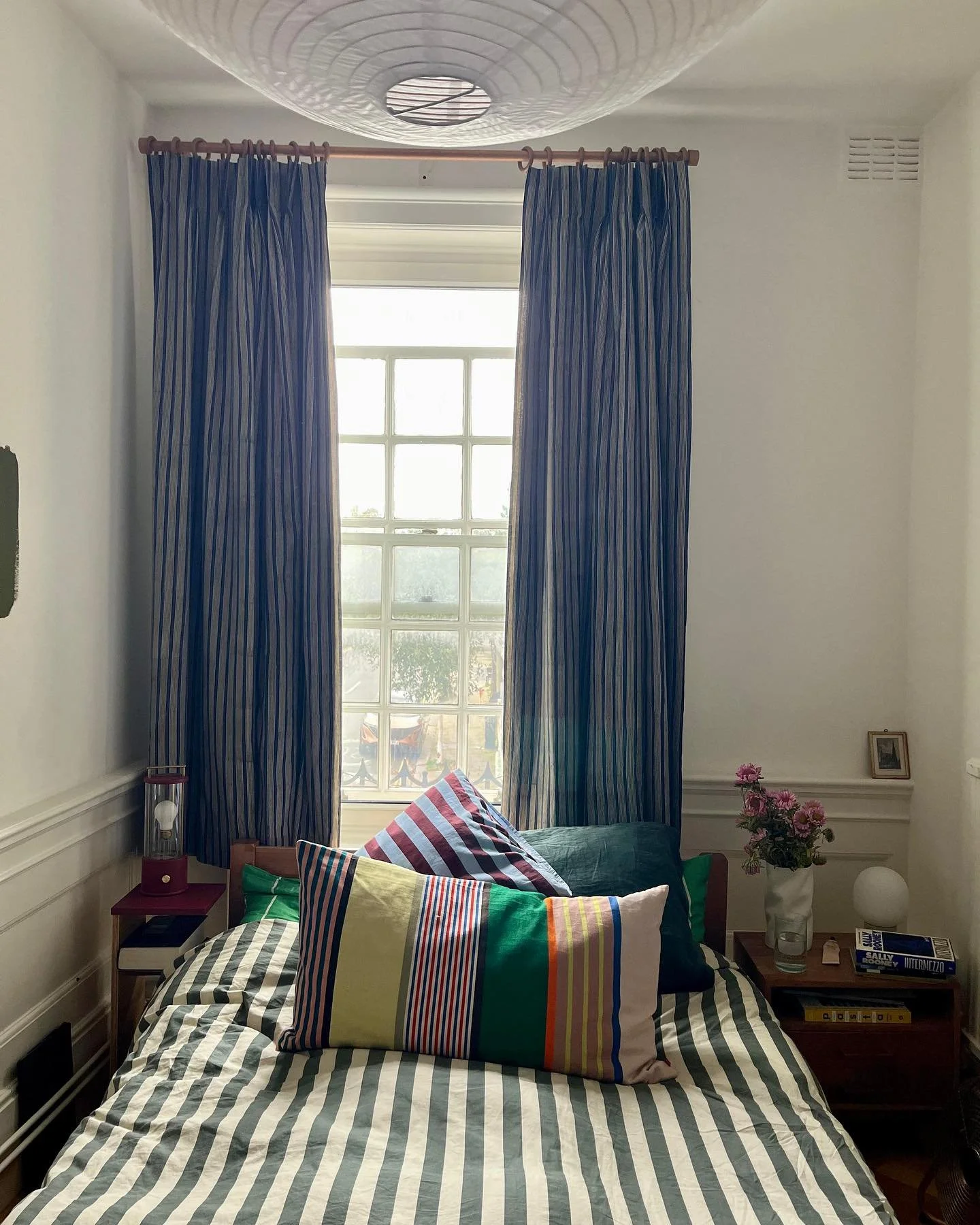 Lovely photo from a happy customer 🙌 I loved making these block printed double pinch pleat curtains with fabric from @clothhouse_studiolondon and the clients were so wonderful to work with and had such a creative eye 
#handmadecurtains #bespokecurta