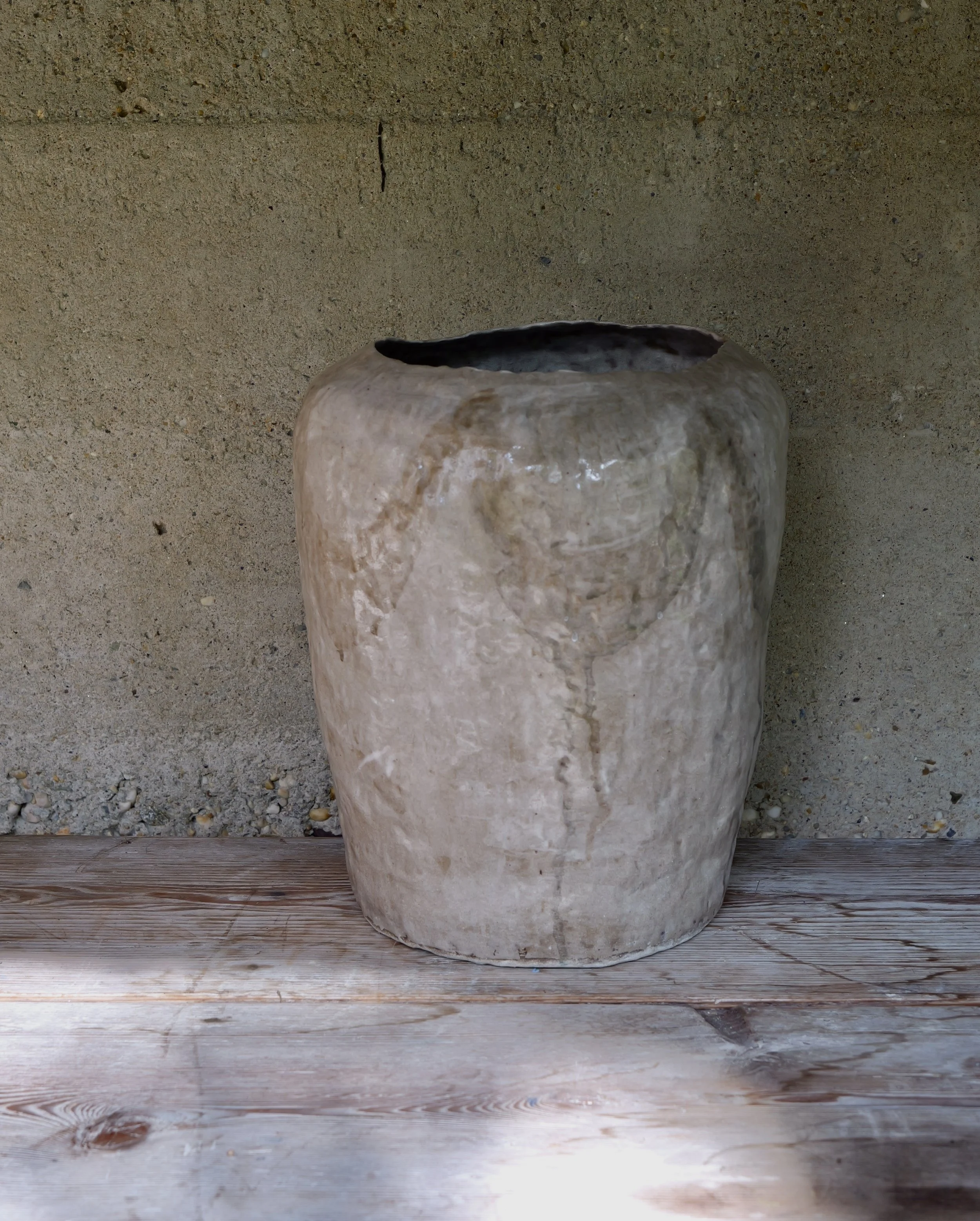 EARTHENWARE SWAG VESSEL