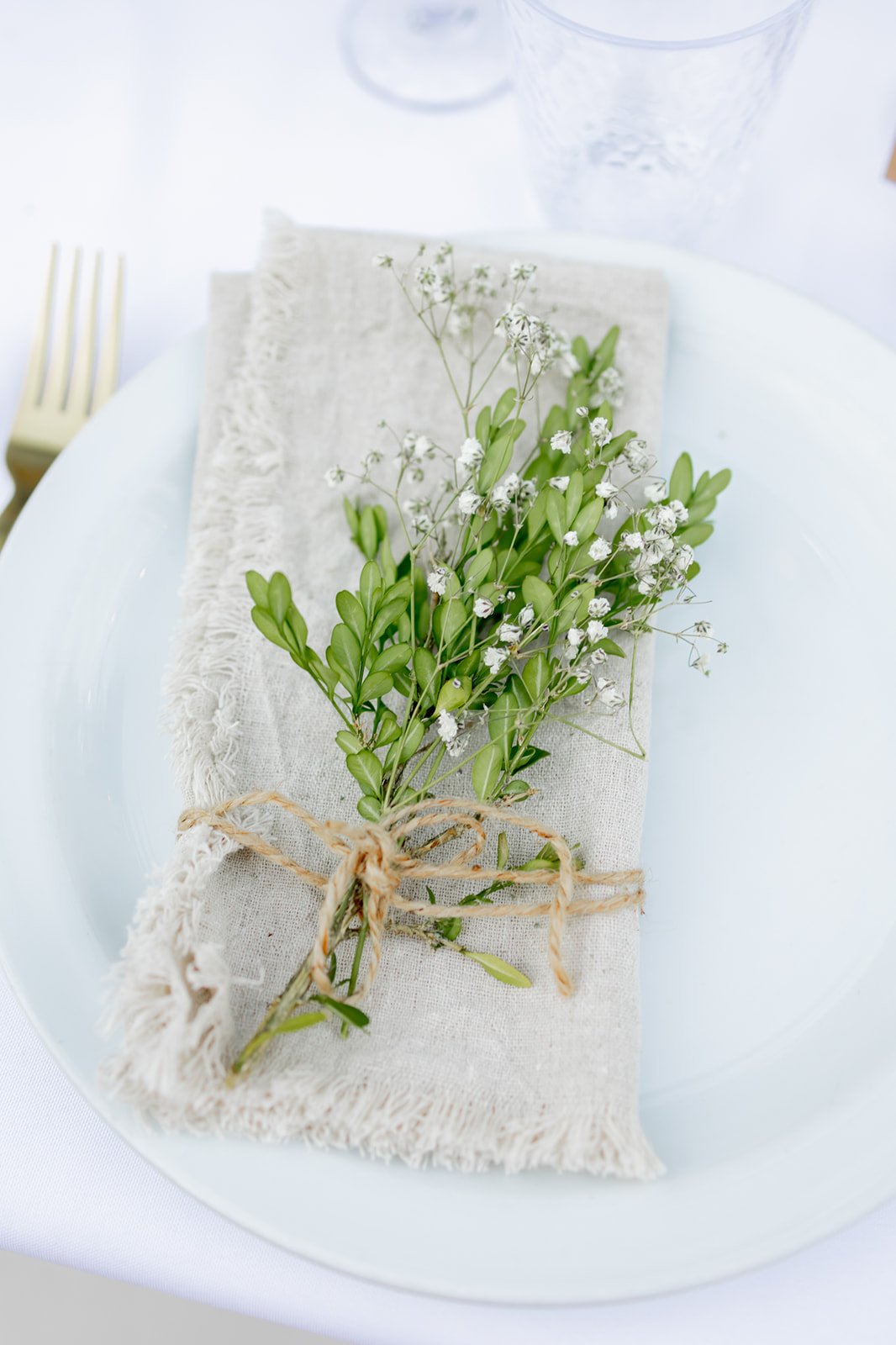 Minimalistic weddings