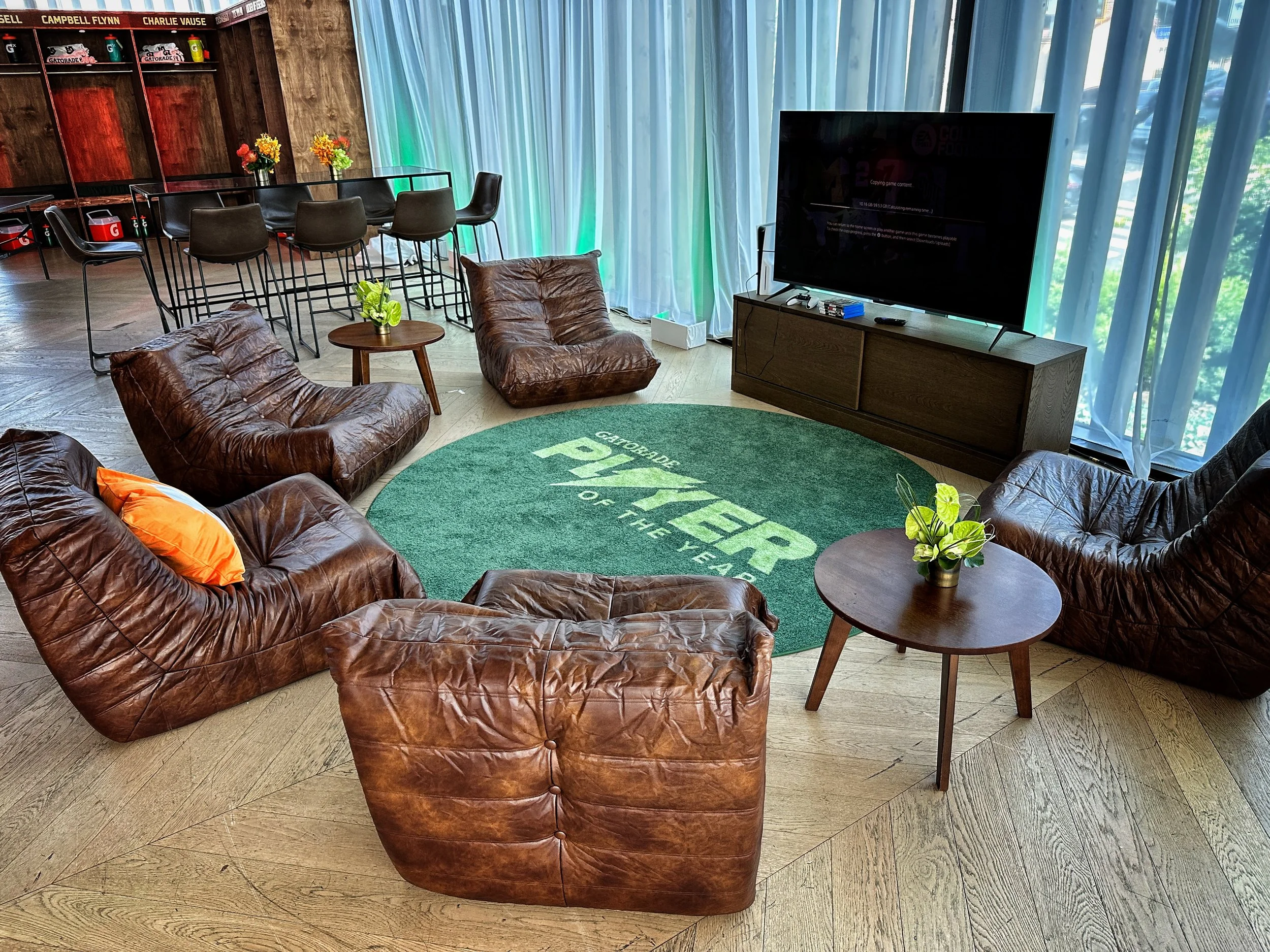 POY.Playerslounge2.jpg