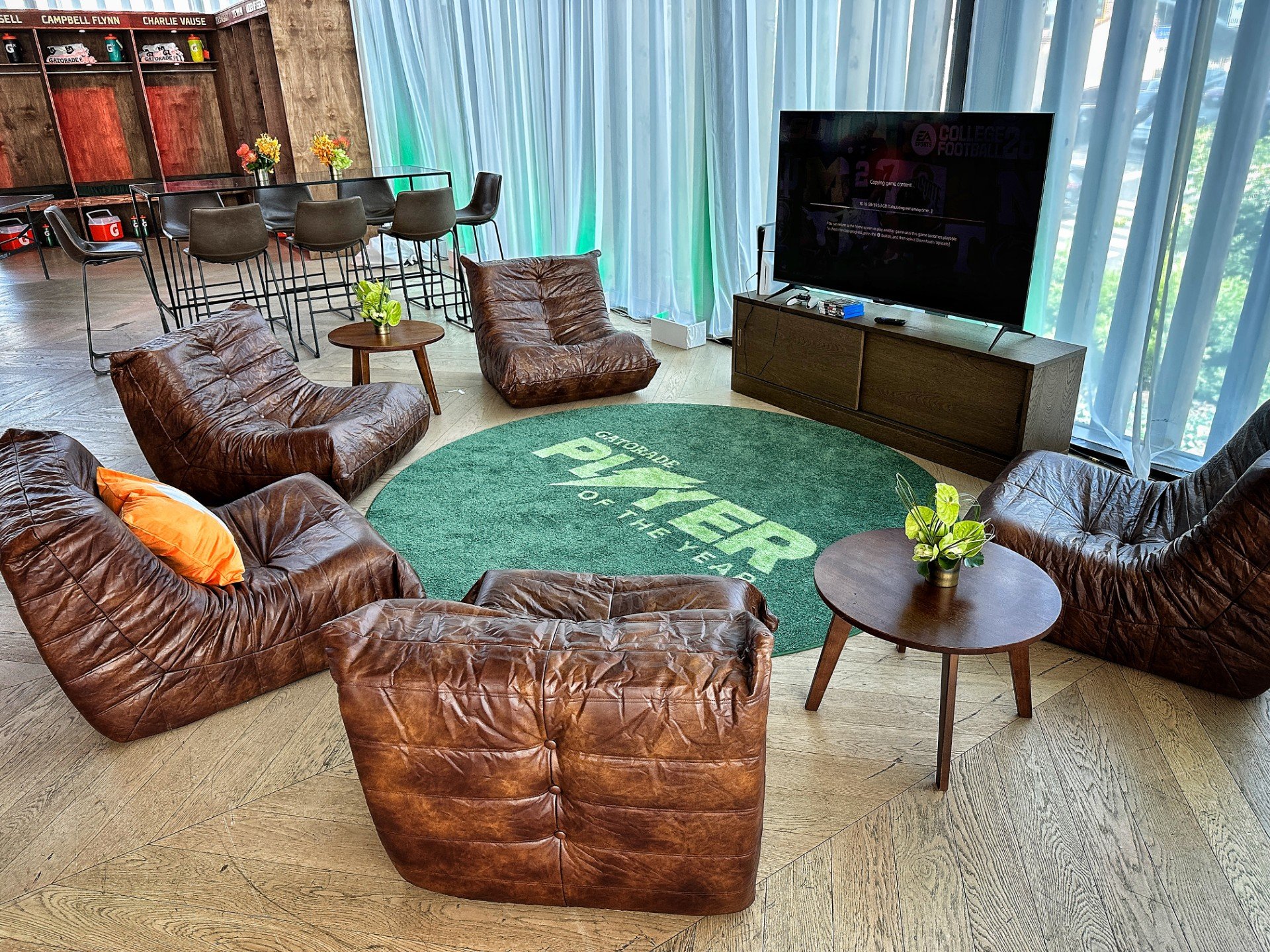 POY.Playerslounge.jpg