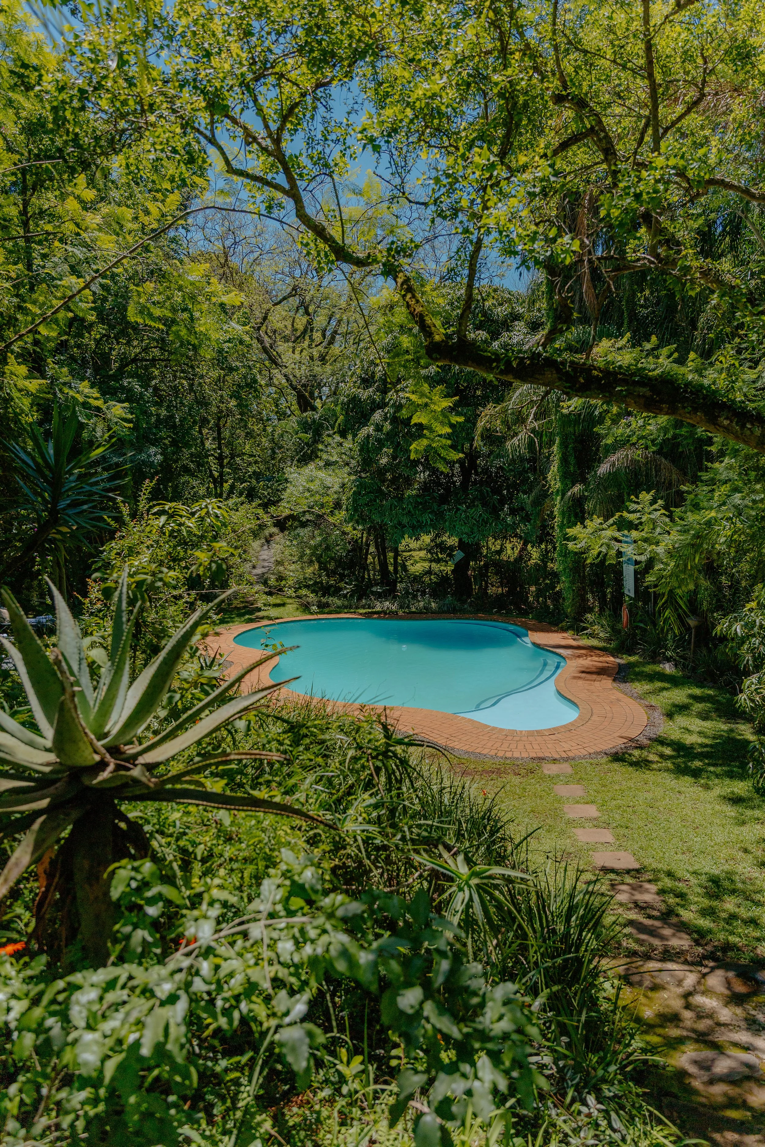 Mantenga Pool-23 (1).jpg