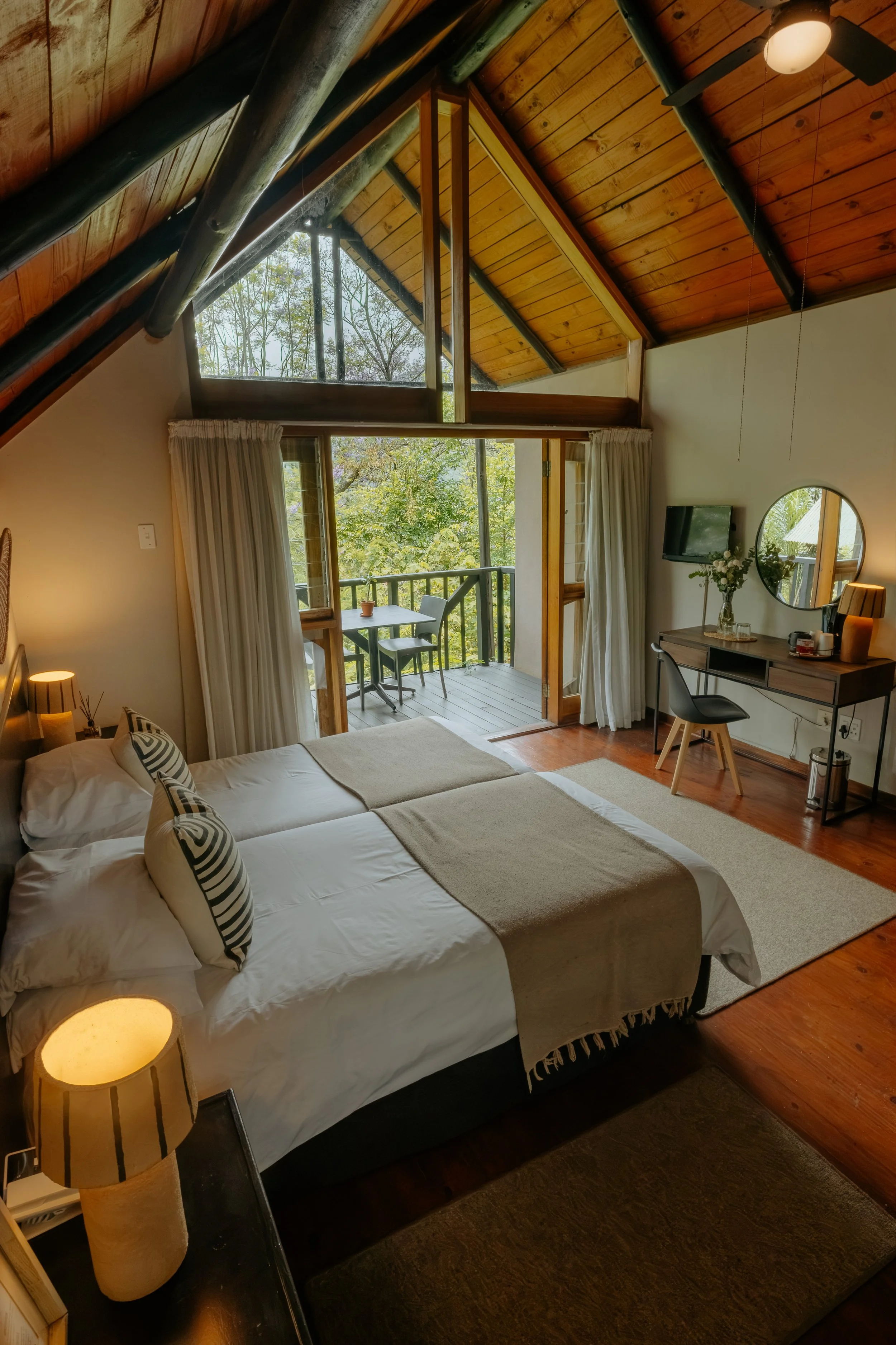 Mantenga Lodge-39.jpg