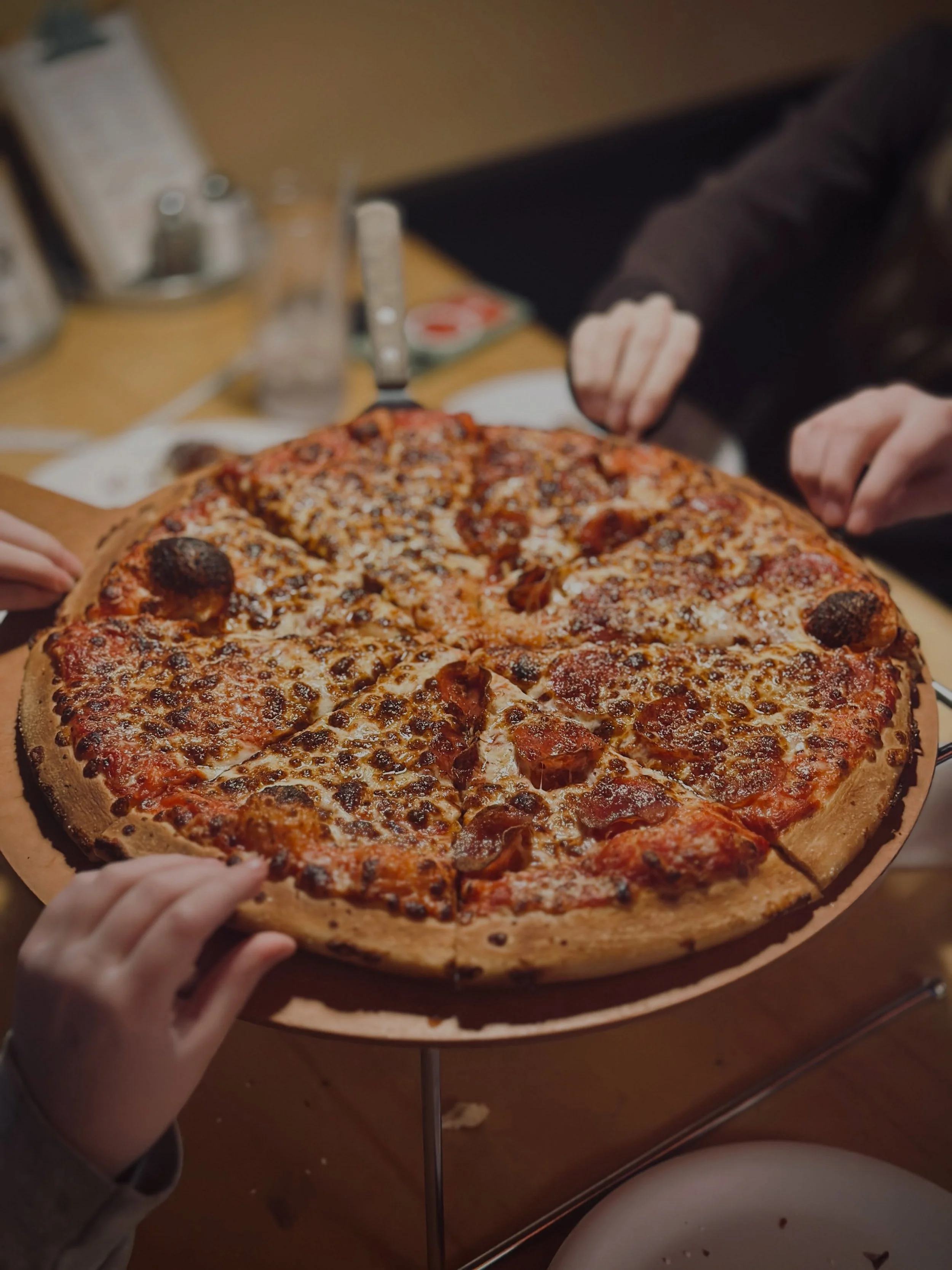 Sharing is caring. And what better way to share. Slice it up! Happy Friday!

#portlandpieco #pizza #mainepizza