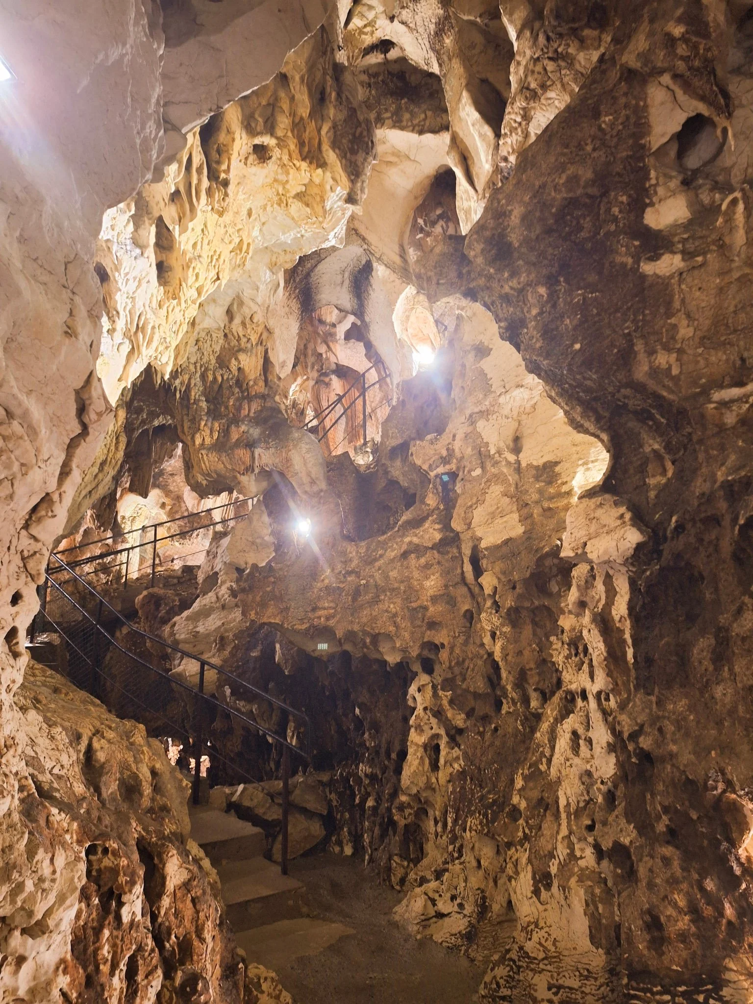 la grotte de thais